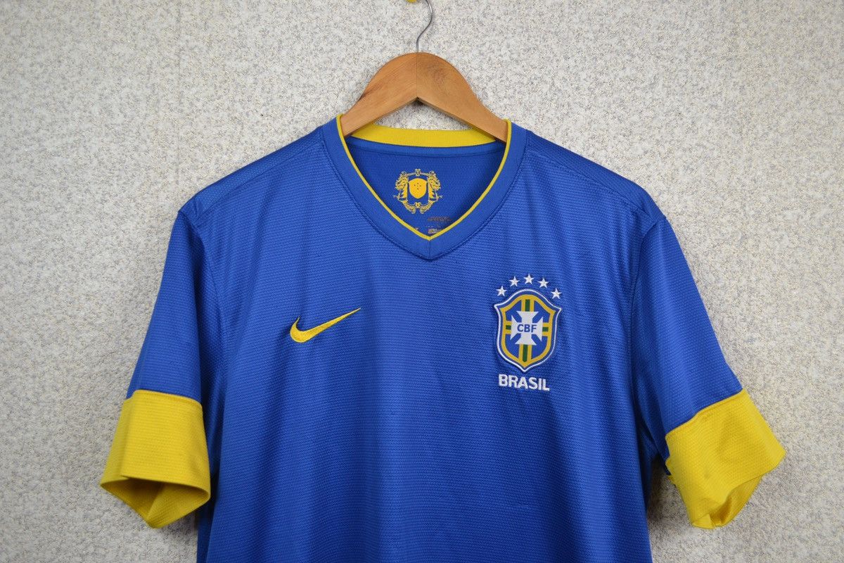 Other Brazil 2012 Away Football Shirt Jersey Nike Soccer Size L Size US L / EU 52-54 / 3 - 3 Thumbnail