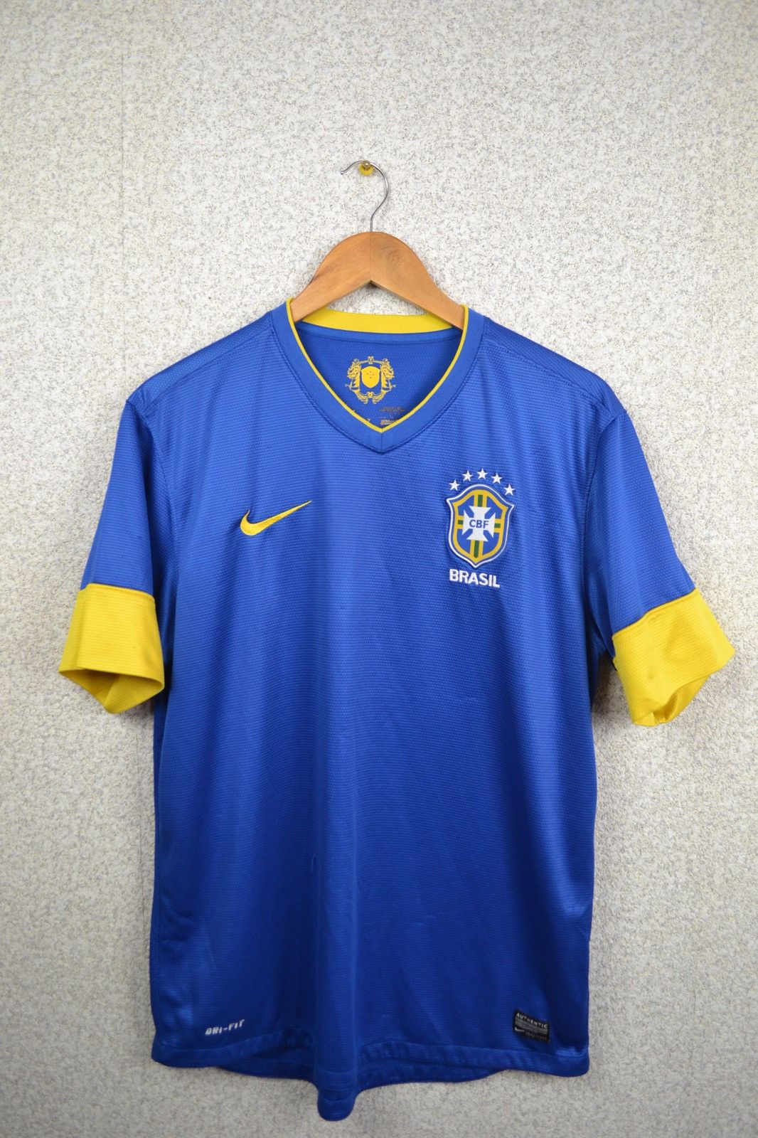 Other Brazil 2012 Away Football Shirt Jersey Nike Soccer Size L Size US L / EU 52-54 / 3 - 1 Thumbnail
