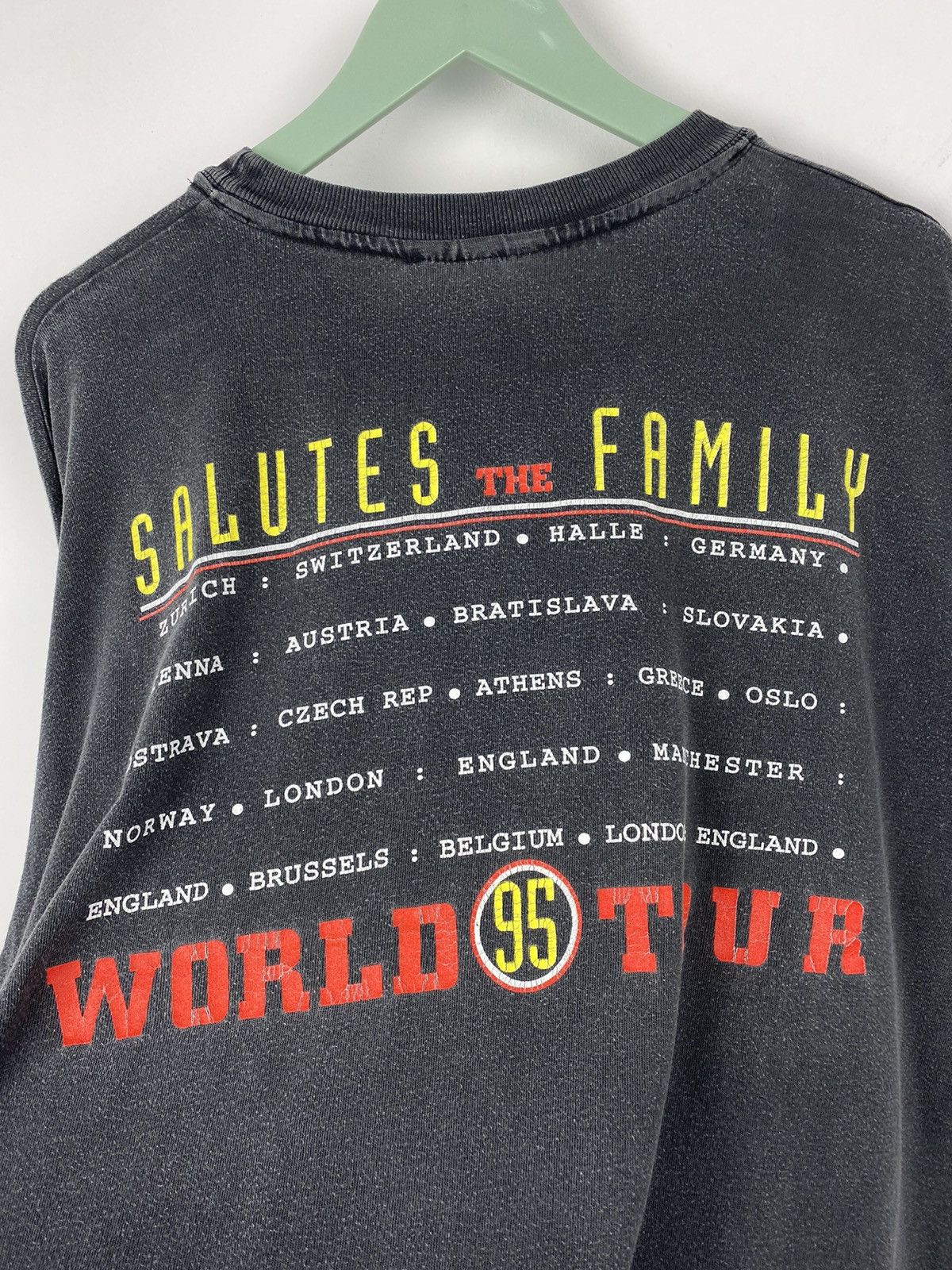 NBA Vintage Harlem Globetrotters T Shirt 1995 World Tour Y2K Size US XL / EU 56 / 4 - 9 Thumbnail