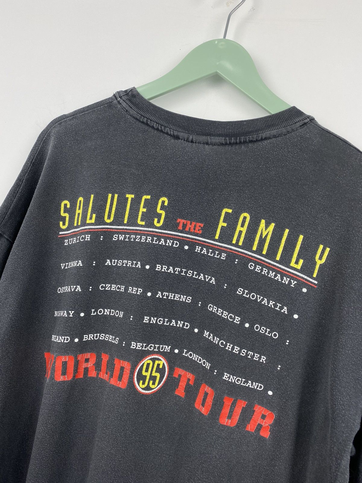 NBA Vintage Harlem Globetrotters T Shirt 1995 World Tour Y2K Size US XL / EU 56 / 4 - 8 Thumbnail