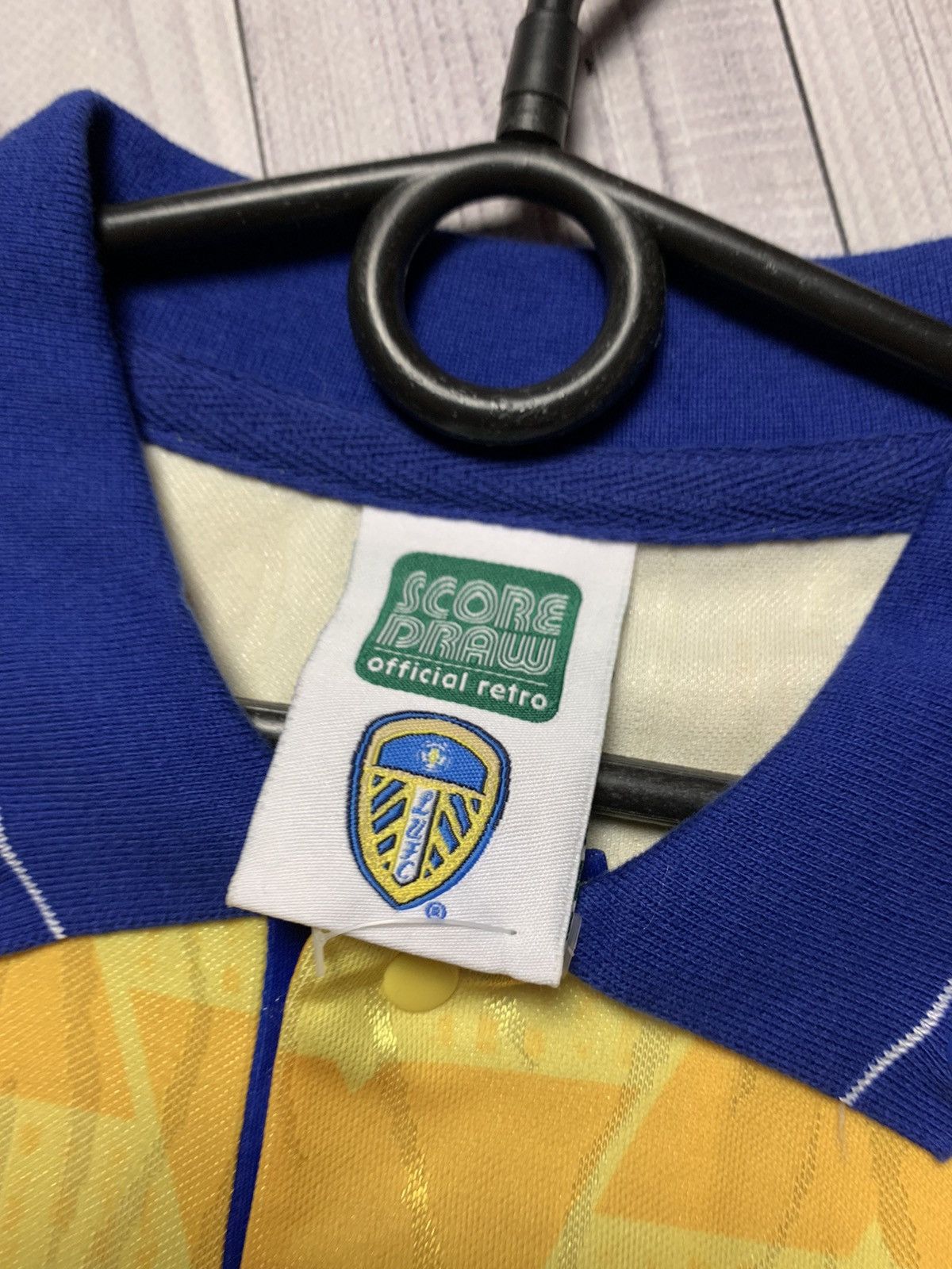 Other soccer jersey Leeds United yellow rare size M Size US M / EU 48-50 / 2 - 4 Thumbnail