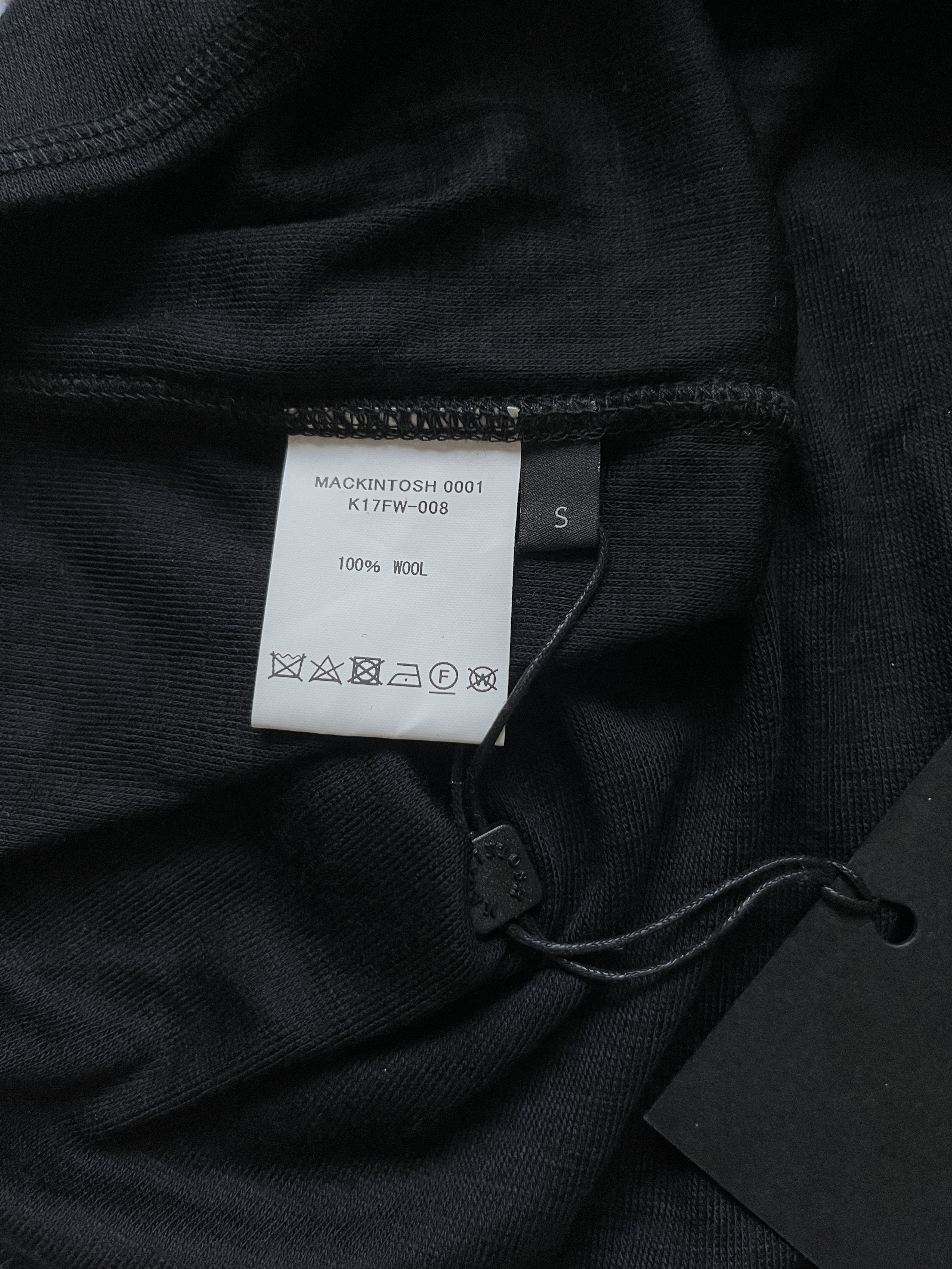 Kiko Kostadinov ⚡️QUICK SALE⚡️ 2017 Kiko Kostadinov Mackintosh Black Tshirt Size US S / EU 44-46 / 1 - 5 Thumbnail