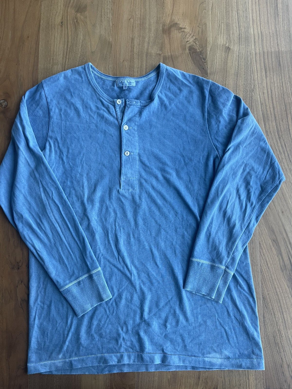 Long sleeves henley t-shirt