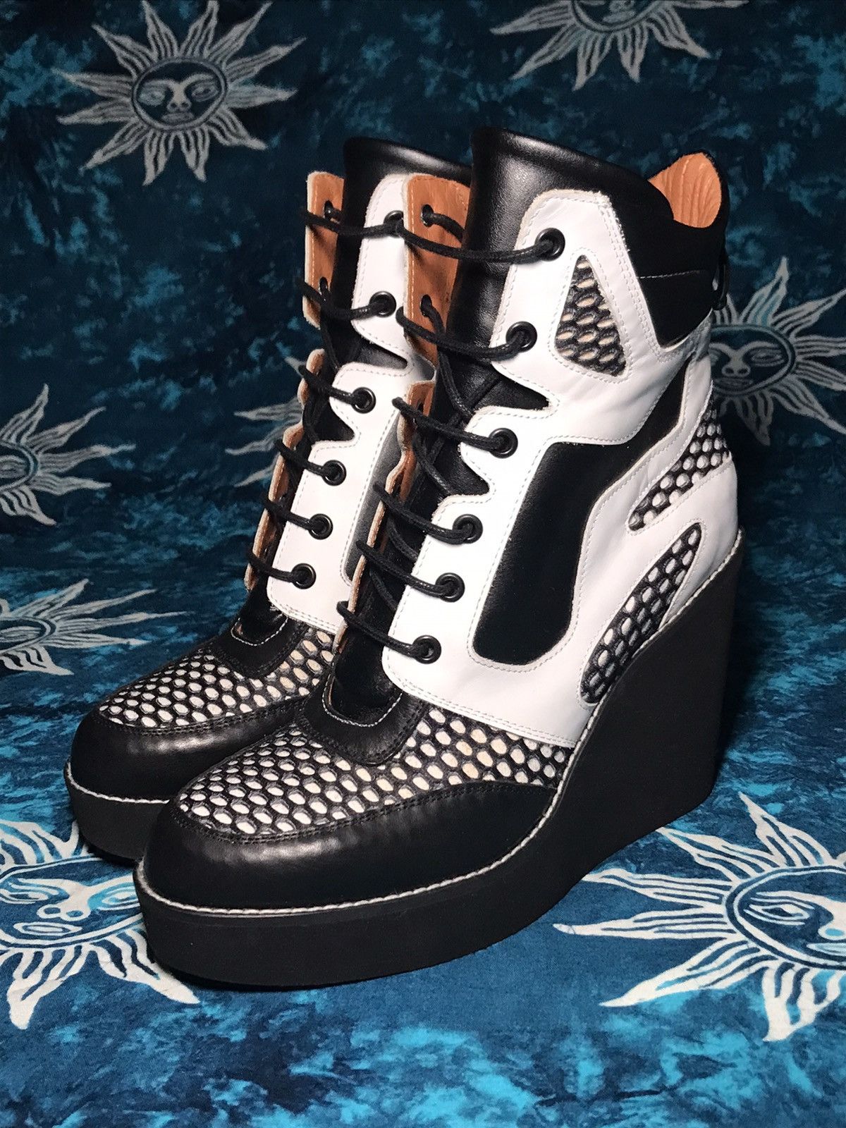 image of Avant Garde x Buffalo London Y2K Platforms Boots Buffalo London High Top Sneaker in Black, Women's 