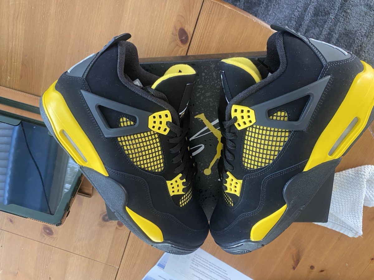Jordan Brand Jordan 4 Thunder size 10 Size US 10 / EU 43 - 2 Thumbnail