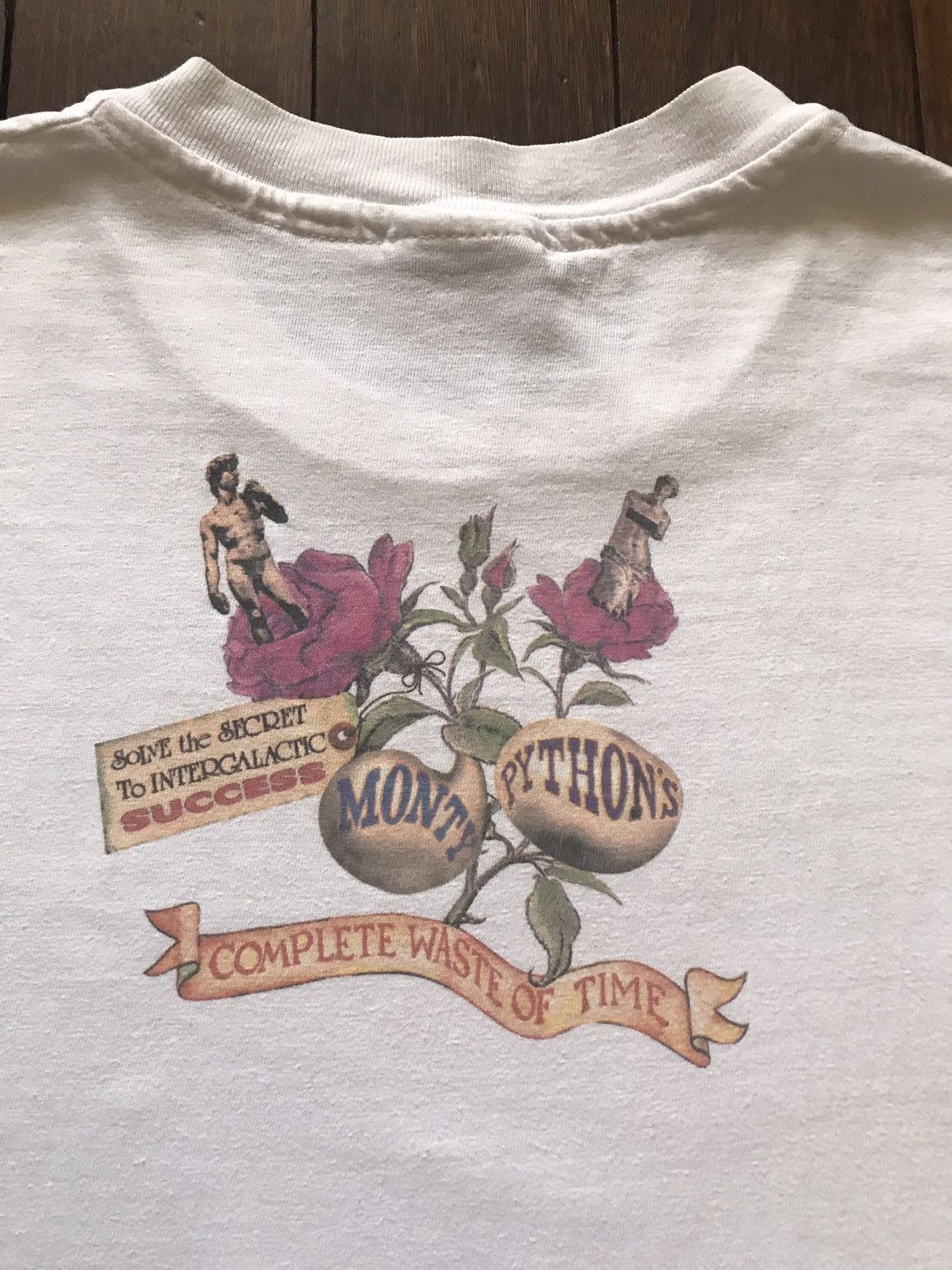 Vintage 90s Monty Python Complete Waste of Time Video Game Tee Shirt Size US L / EU 52-54 / 3 - 2 Thumbnail