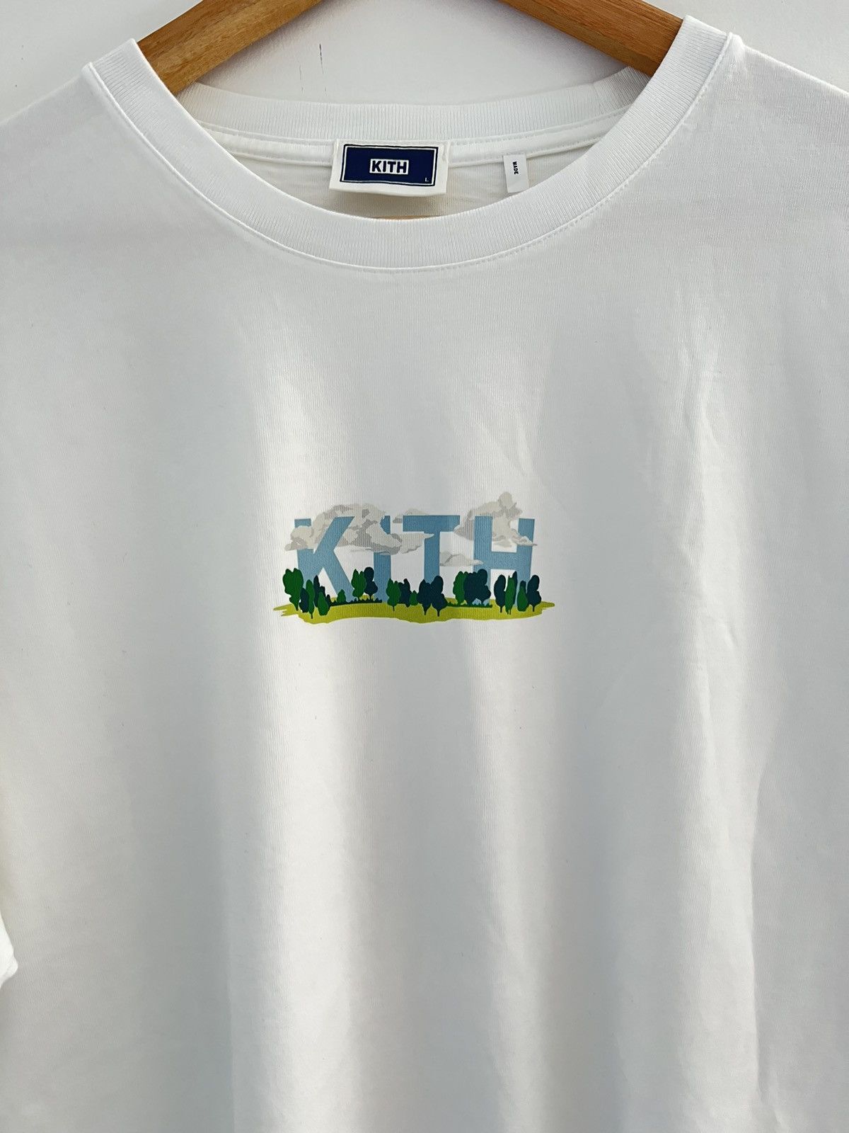 Kith Box Logo T Shirt Clouds Size M hotsell