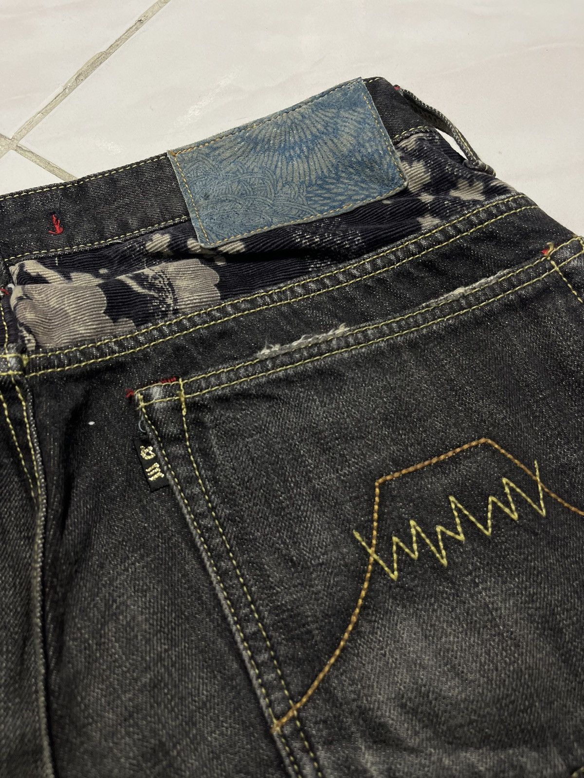 Japanese Brand Naminoritatsujin Japan Fuji Motive Jeans Size US 33 - 16 Thumbnail