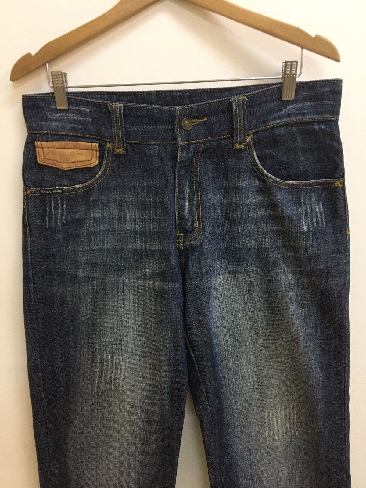 Designer D&G - STRAIGHT FIT WASHED RIPPED GOLD PLATED LOGO JEANS Size US 32 / EU 48 - 4 Thumbnail