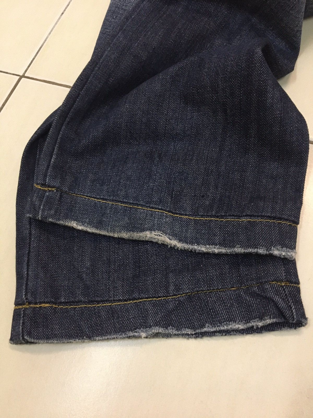 Designer D&G - STRAIGHT FIT WASHED RIPPED GOLD PLATED LOGO JEANS Size US 32 / EU 48 - 11 Thumbnail