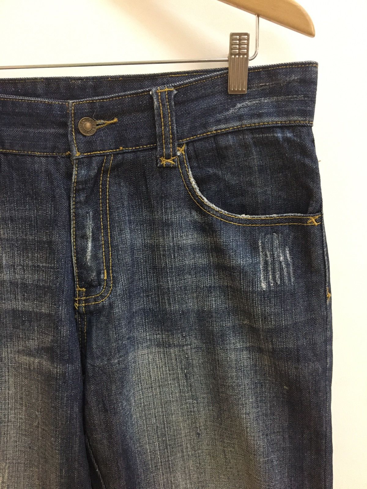 Designer D&G - STRAIGHT FIT WASHED RIPPED GOLD PLATED LOGO JEANS Size US 32 / EU 48 - 6 Thumbnail