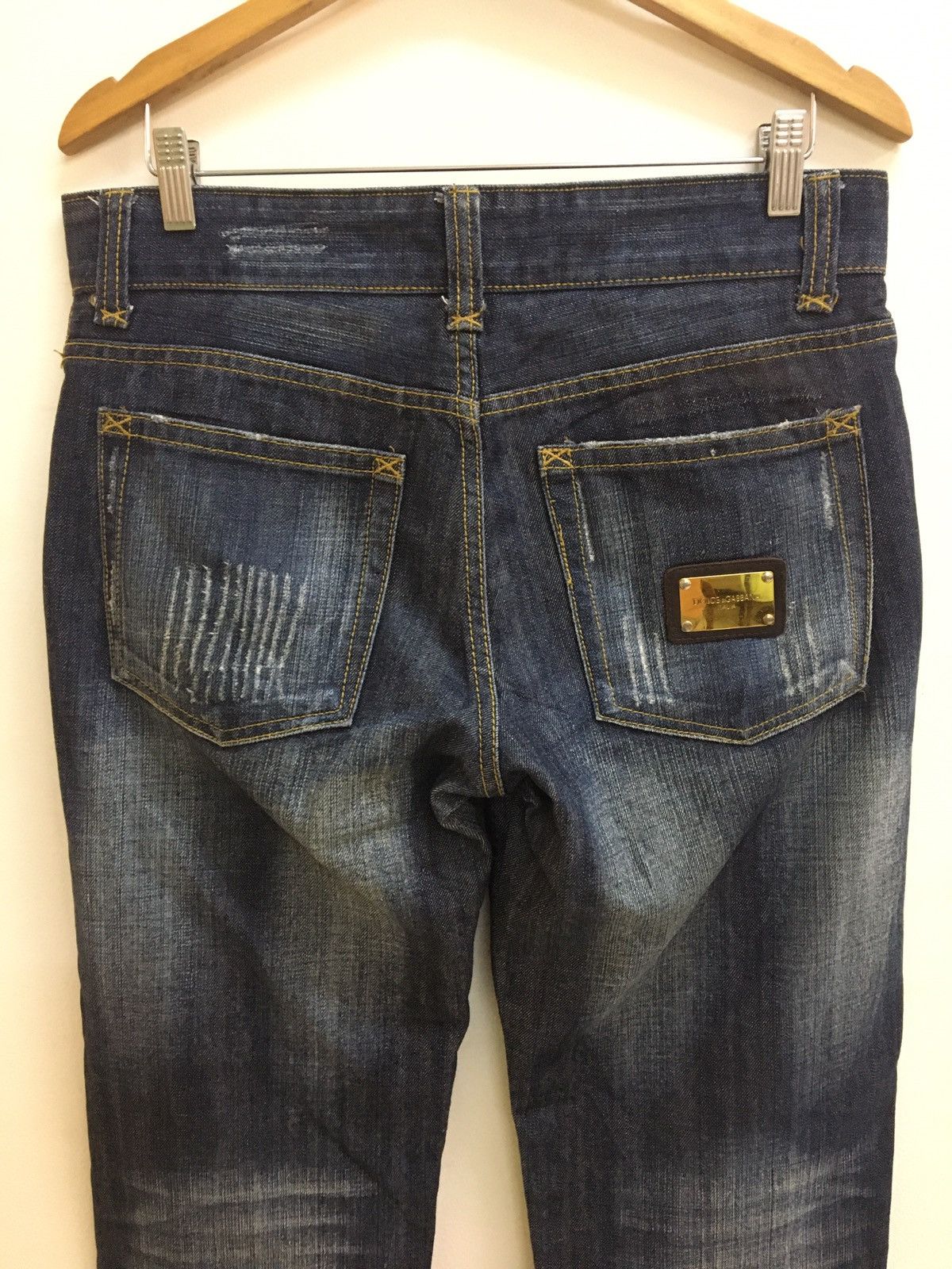 Designer D&G - STRAIGHT FIT WASHED RIPPED GOLD PLATED LOGO JEANS Size US 32 / EU 48 - 1 Thumbnail