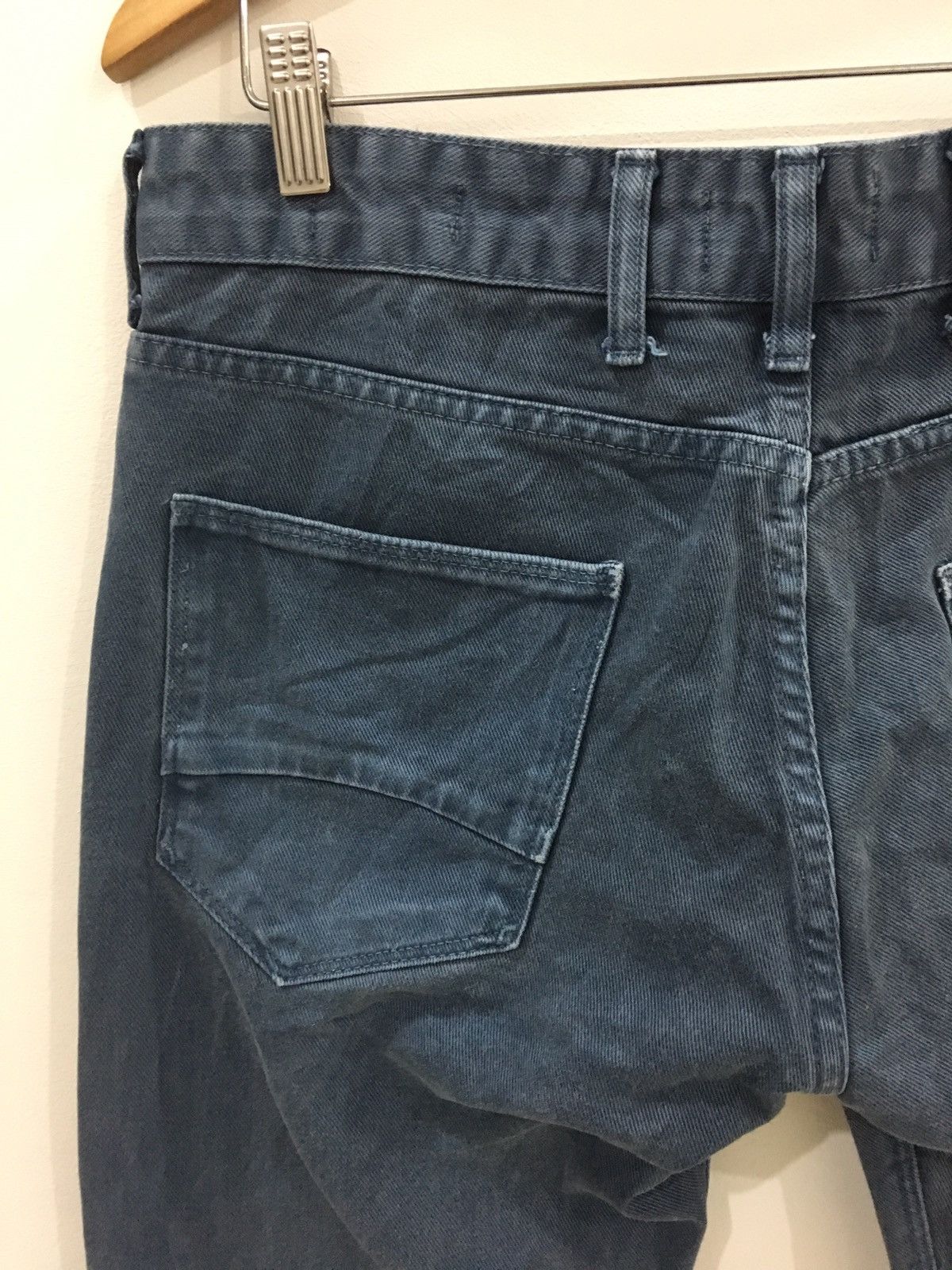 Armani ARMANI JEANS - RELAXED FIT LOW RISE WASHED SIGNATURE JEANS Size US 33 - 10 Thumbnail