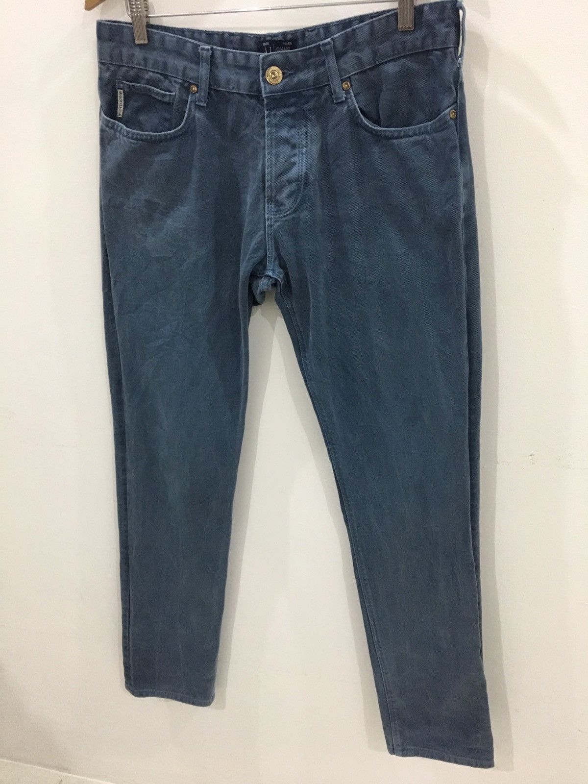 Armani ARMANI JEANS - RELAXED FIT LOW RISE WASHED SIGNATURE JEANS Size US 33 - 4 Thumbnail