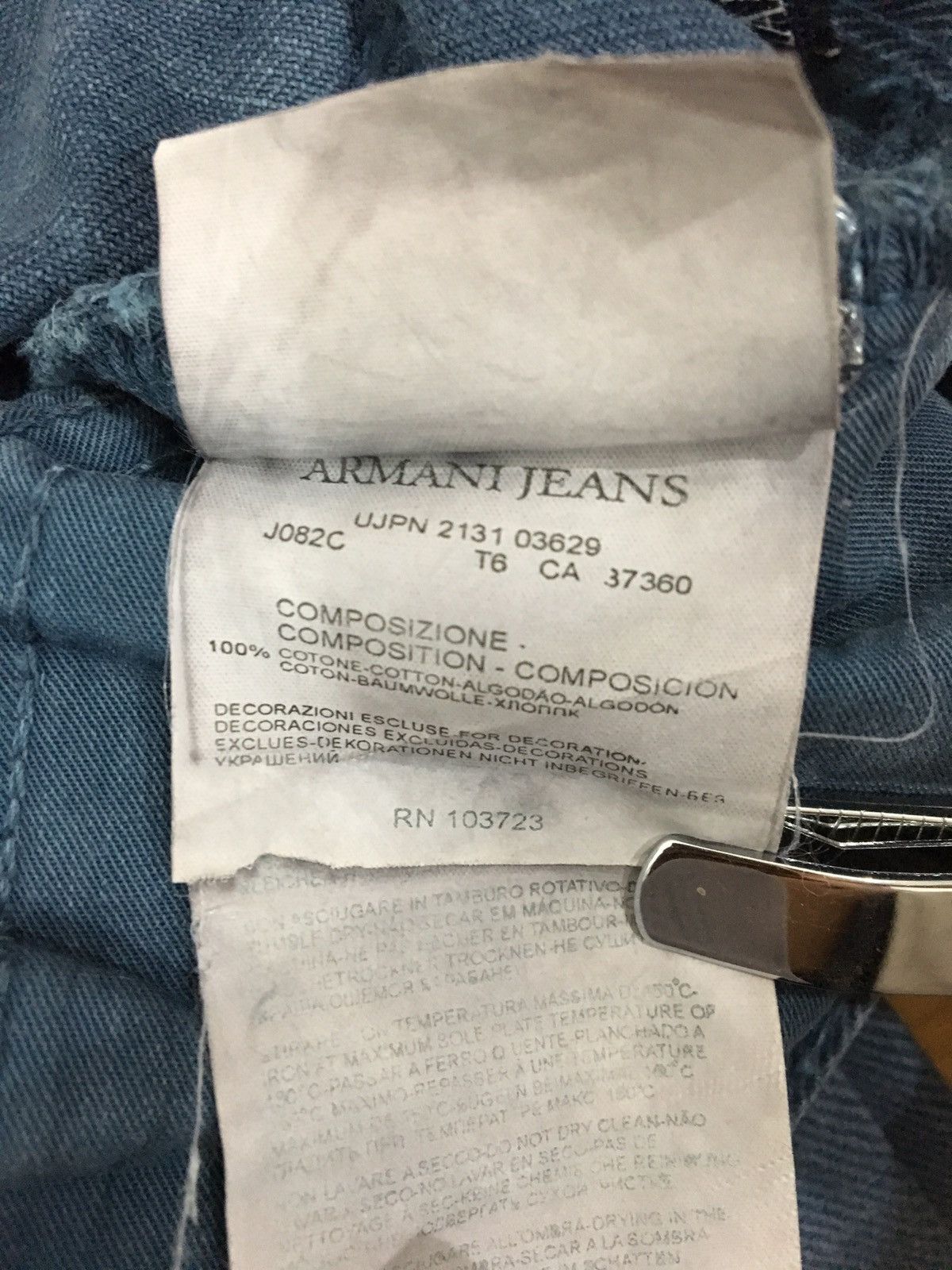 Armani ARMANI JEANS - RELAXED FIT LOW RISE WASHED SIGNATURE JEANS Size US 33 - 14 Thumbnail