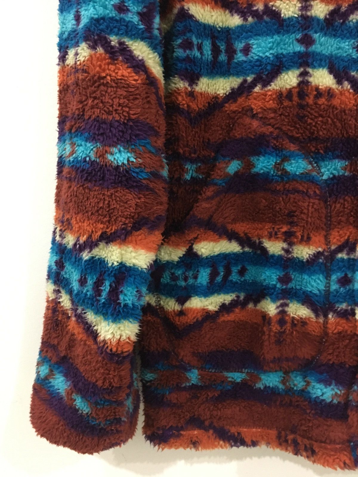 Japanese Brand UNBRAND JAPANESE BRAND COLOURFUL ART TRIBE FLEECE JACKET Size US L / EU 52-54 / 3 - 5 Thumbnail