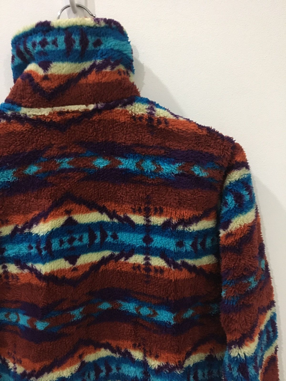 Japanese Brand UNBRAND JAPANESE BRAND COLOURFUL ART TRIBE FLEECE JACKET Size US L / EU 52-54 / 3 - 8 Thumbnail