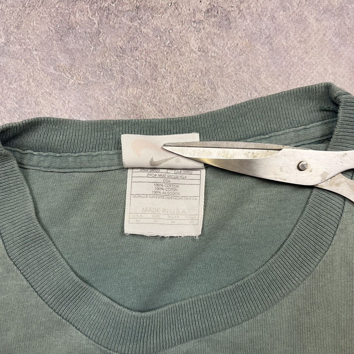 Vintage SUN FADED MADE IN USA 90S/00S NIKE SWOOSH T SHIRT Size US M / EU 48-50 / 2 - 8 Thumbnail