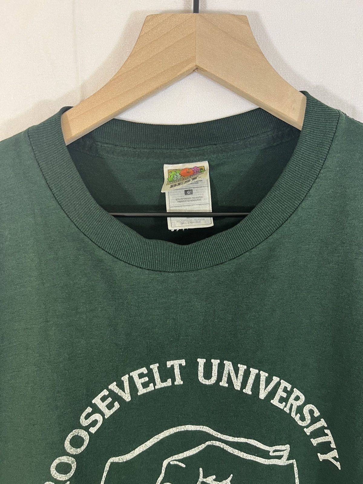 Vintage Vintage Roosevelt University Handshake Faded College Tee Size US L / EU 52-54 / 3 - 3 Thumbnail