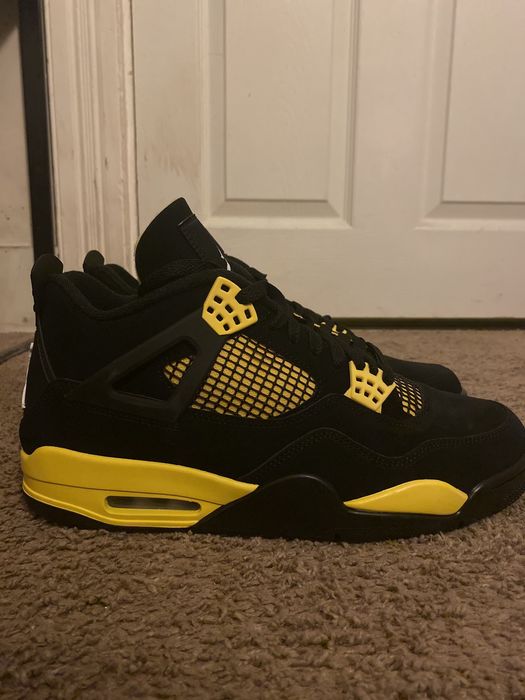 jordan 4 retro thunder 2021