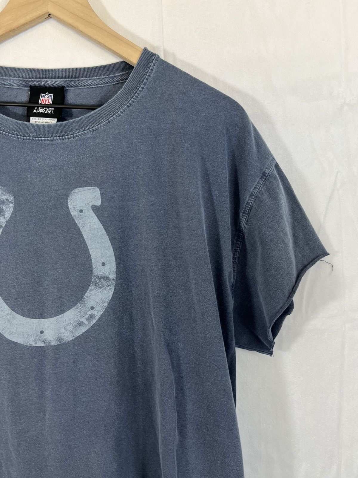 NFL Distressed Faded Indiana Colts Cut Off Cap Sleeve Tee Size US L / EU 52-54 / 3 - 2 Thumbnail