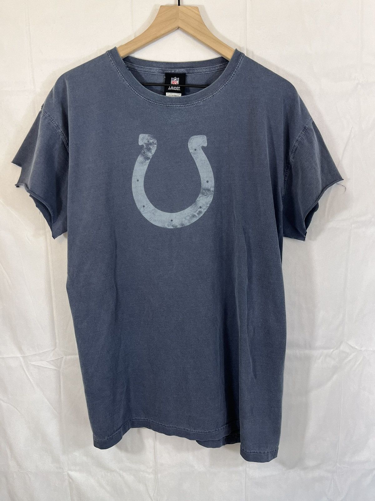 NFL Distressed Faded Indiana Colts Cut Off Cap Sleeve Tee Size US L / EU 52-54 / 3 - 1 Thumbnail
