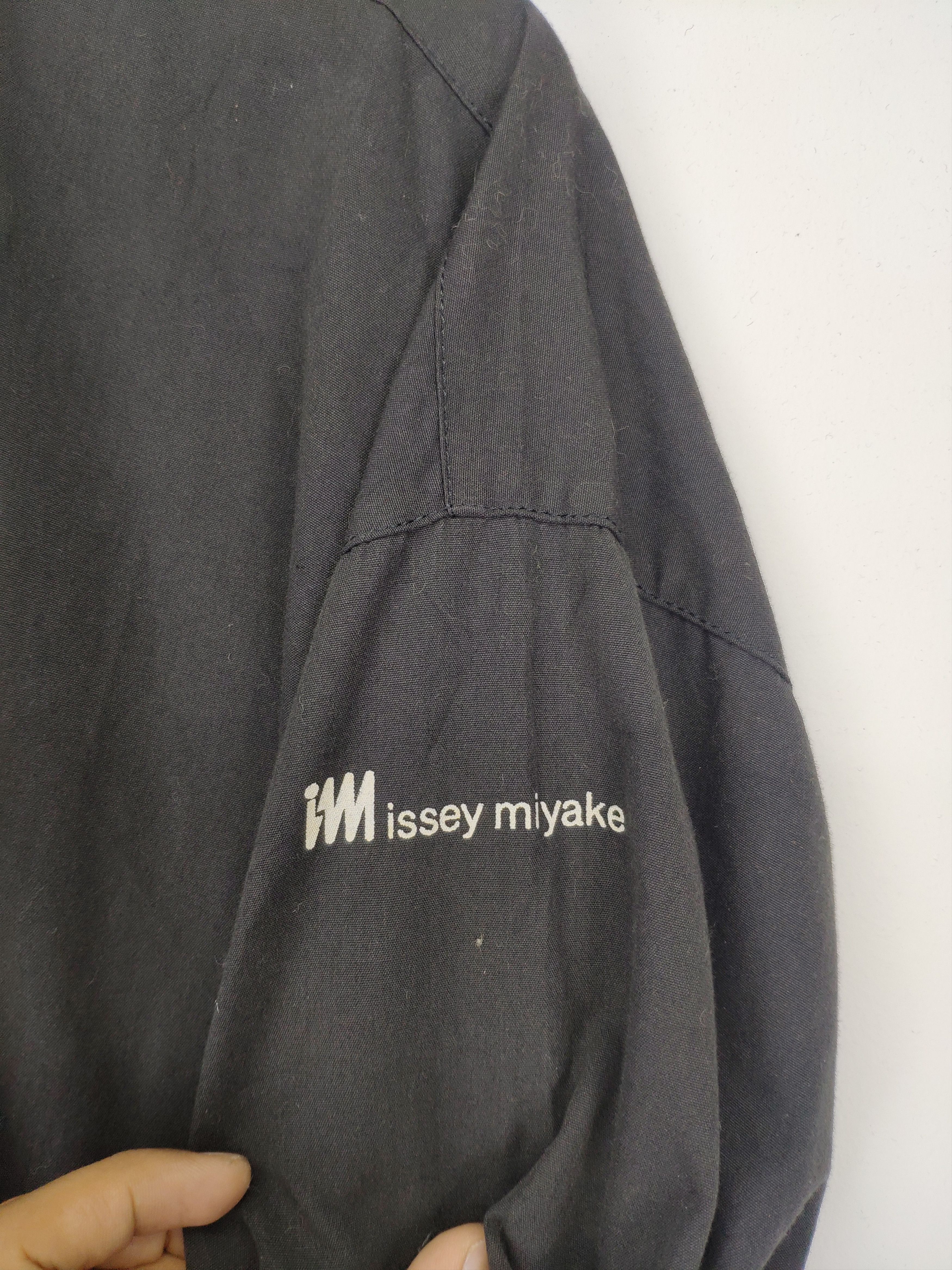 Issey Miyake × Japanese Brand × Vintage 🇯🇵 Vintage Issey Miyake Long Light Jacket Black Size US L / EU 52-54 / 3 - 6 Thumbnail