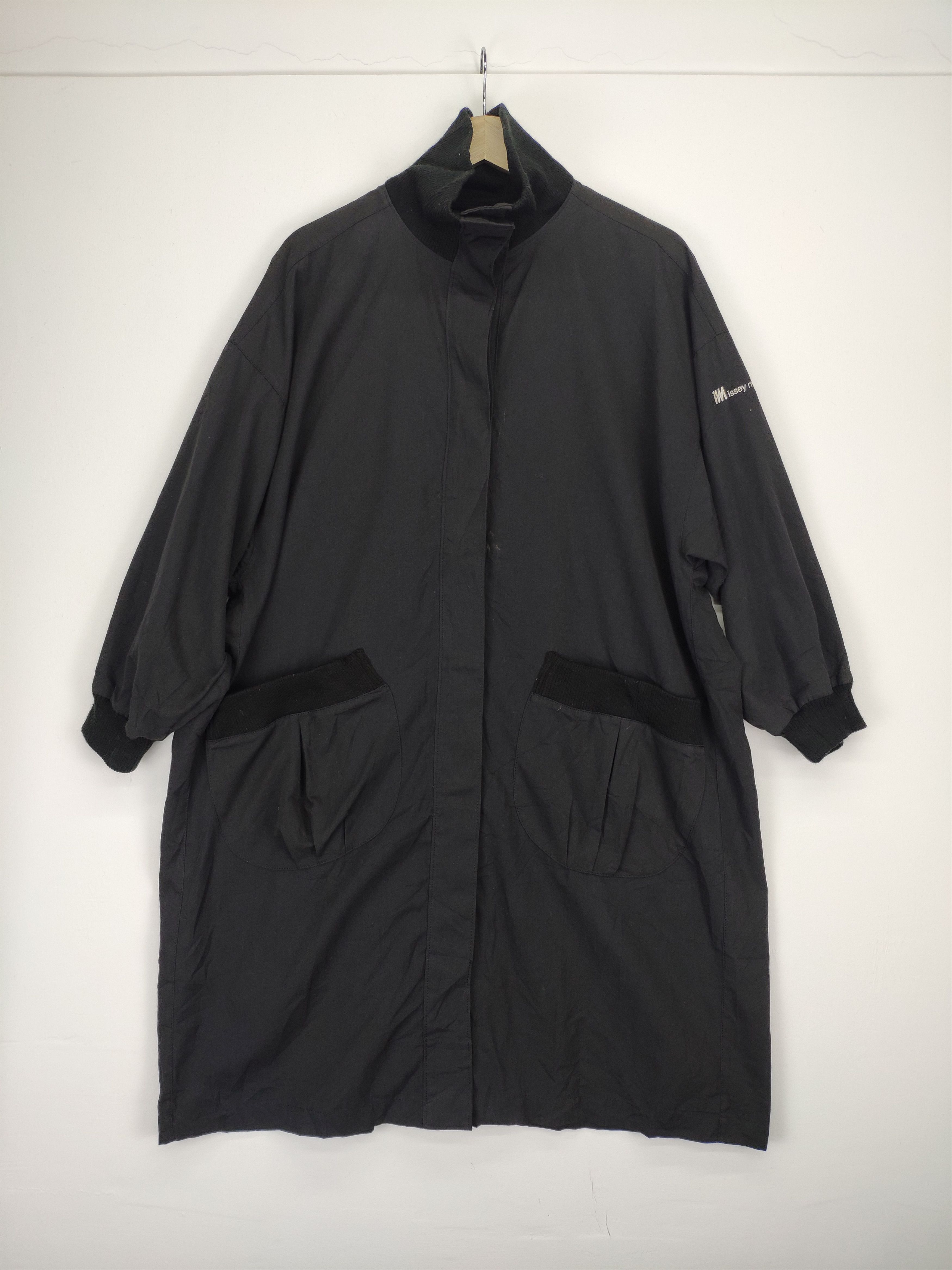 Issey Miyake × Japanese Brand × Vintage 🇯🇵 Vintage Issey Miyake Long Light Jacket Black Size US L / EU 52-54 / 3 - 1 Thumbnail