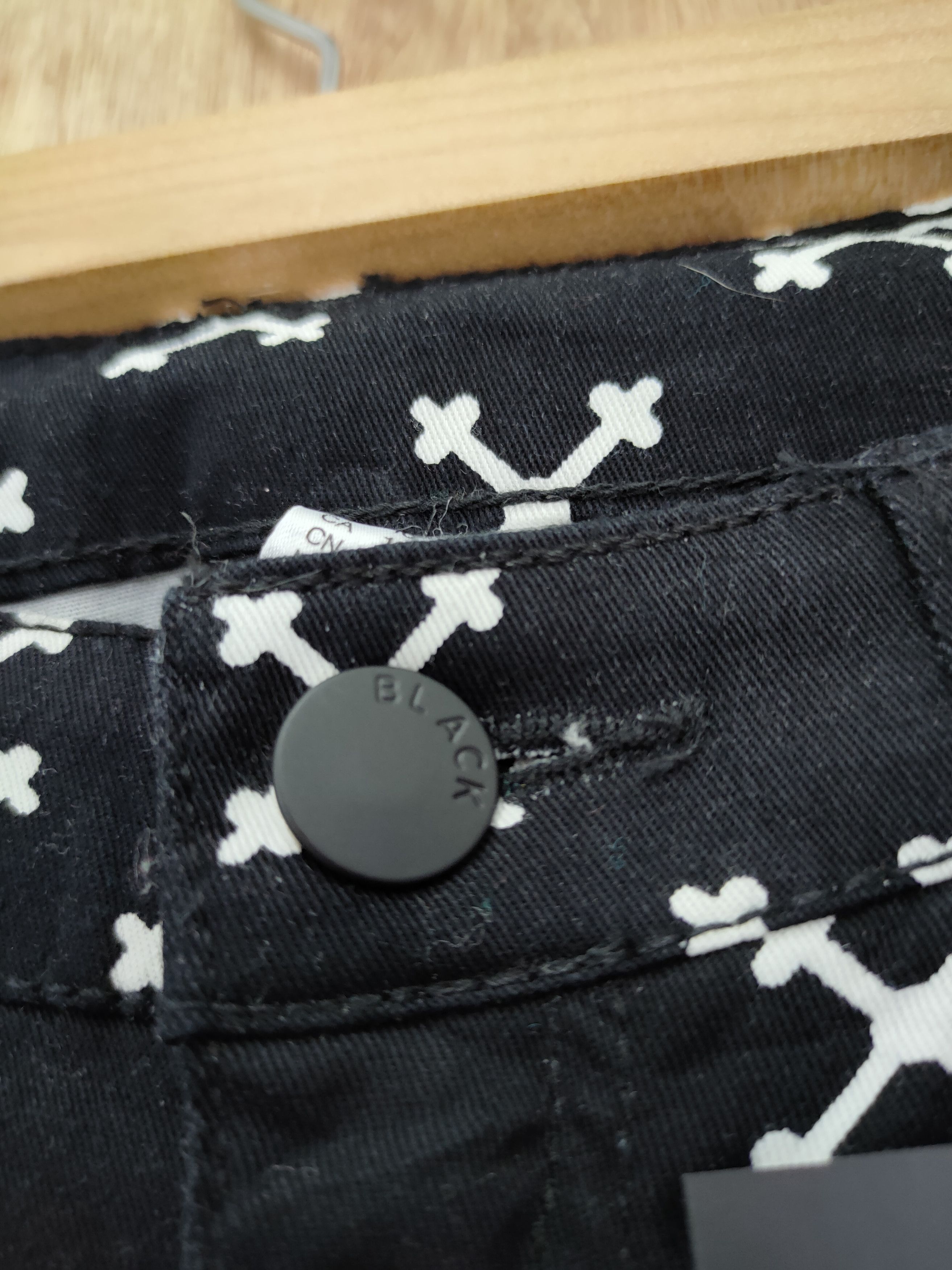 Japanese Brand DL Devided H&M Cross Black fullprint pants #46-011 Size 30" / US 8 / IT 44 - 4 Thumbnail