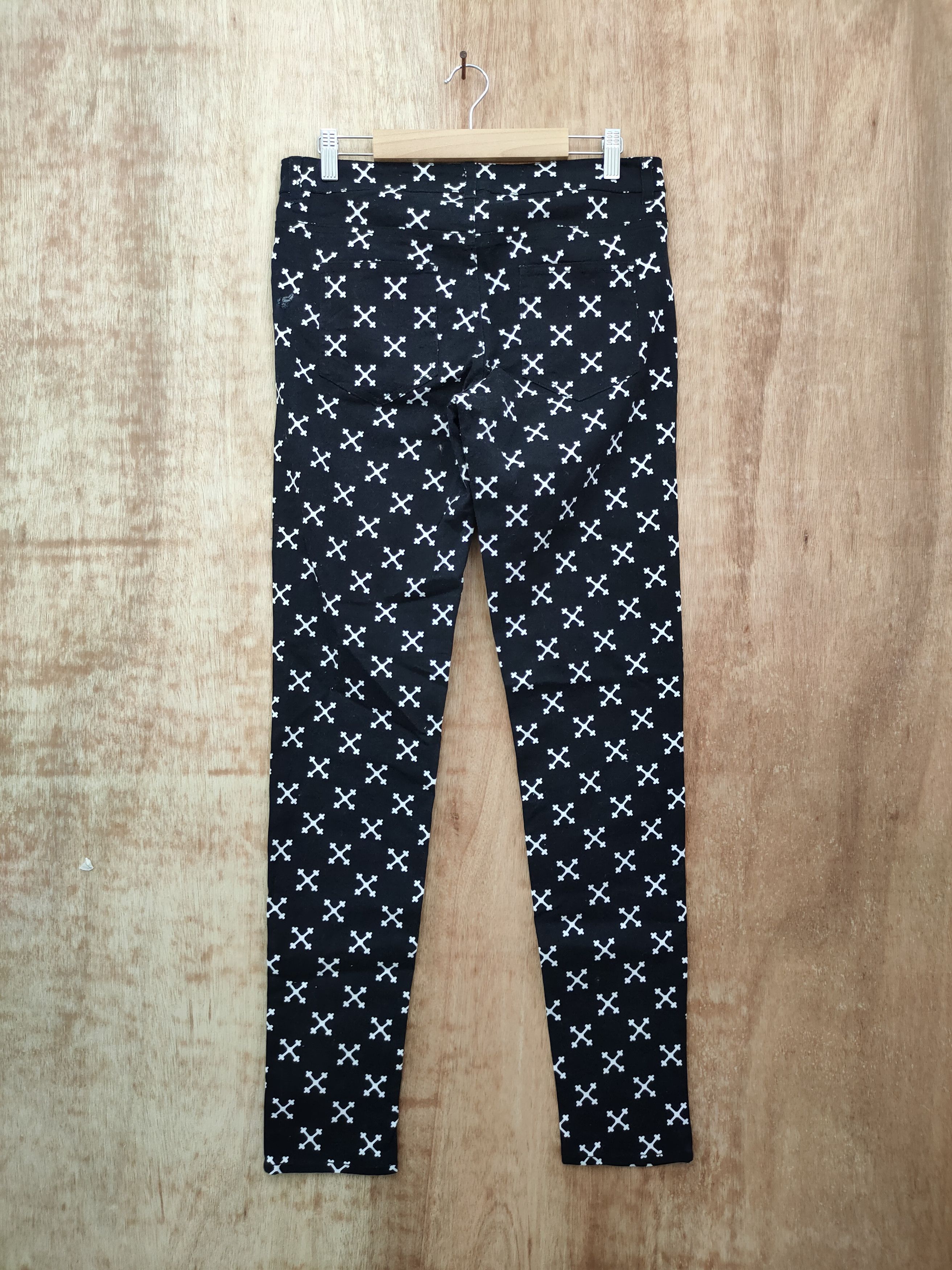 Japanese Brand DL Devided H&M Cross Black fullprint pants #46-011 Size 30" / US 8 / IT 44 - 5 Thumbnail