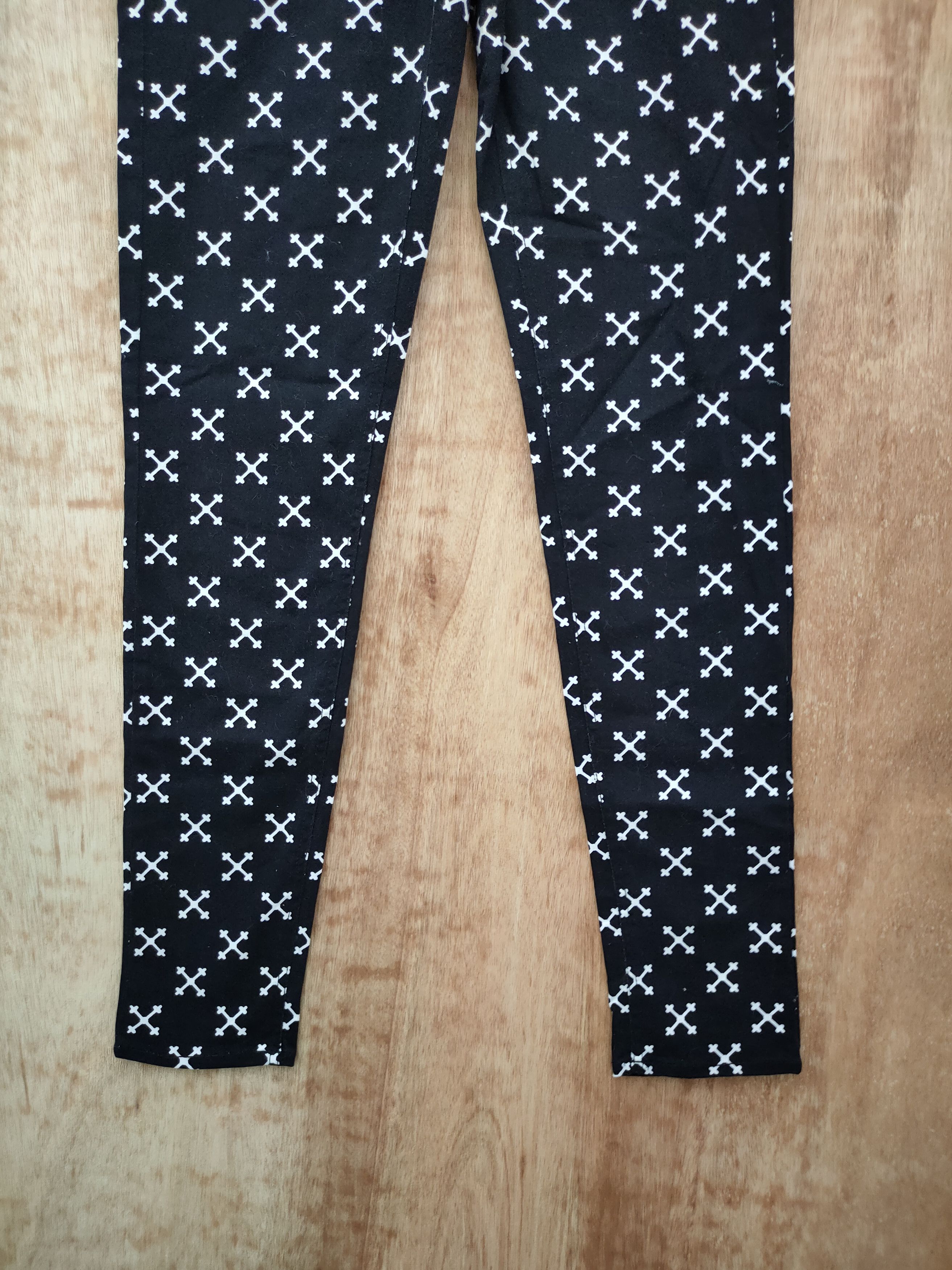 Japanese Brand DL Devided H&M Cross Black fullprint pants #46-011 Size 30" / US 8 / IT 44 - 2 Thumbnail