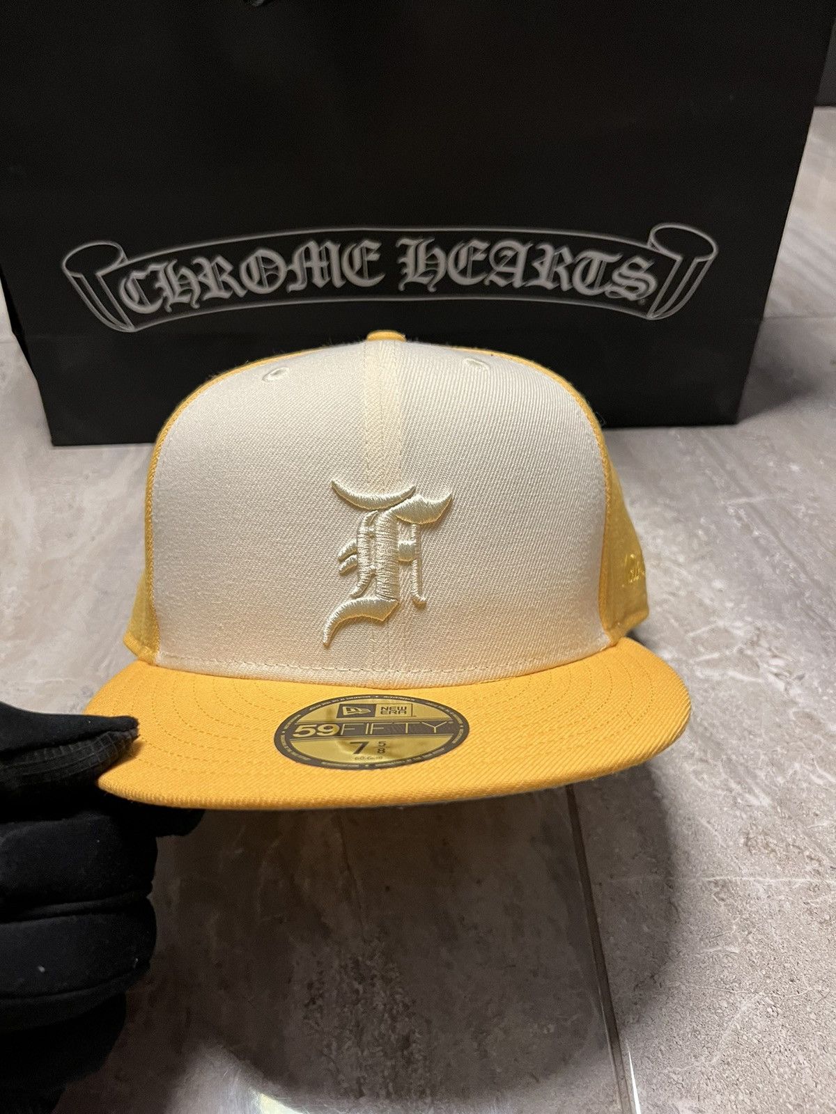 Fear of God × New Era Fear of God Essentials 59Fifty Fitted Hat Gold Size ONE SIZE - 2 Thumbnail