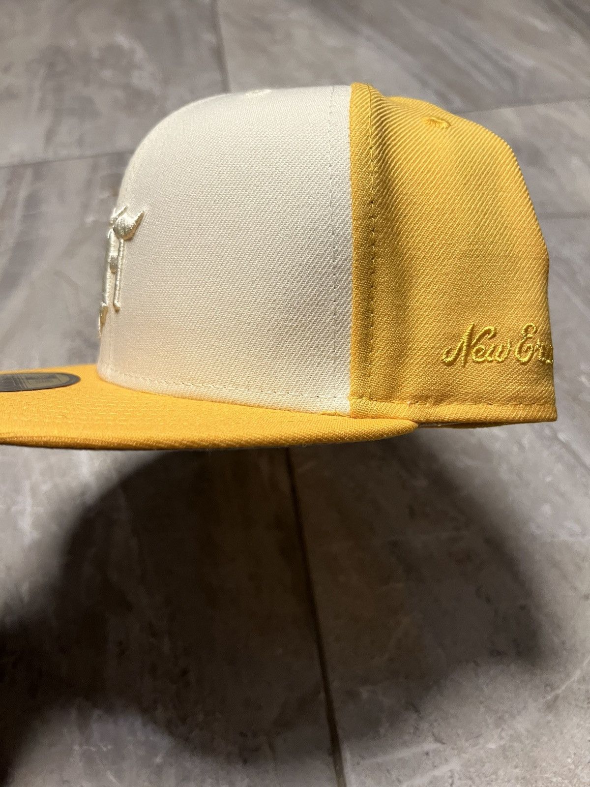 Fear of God × New Era Fear of God Essentials 59Fifty Fitted Hat Gold Size ONE SIZE - 7 Thumbnail