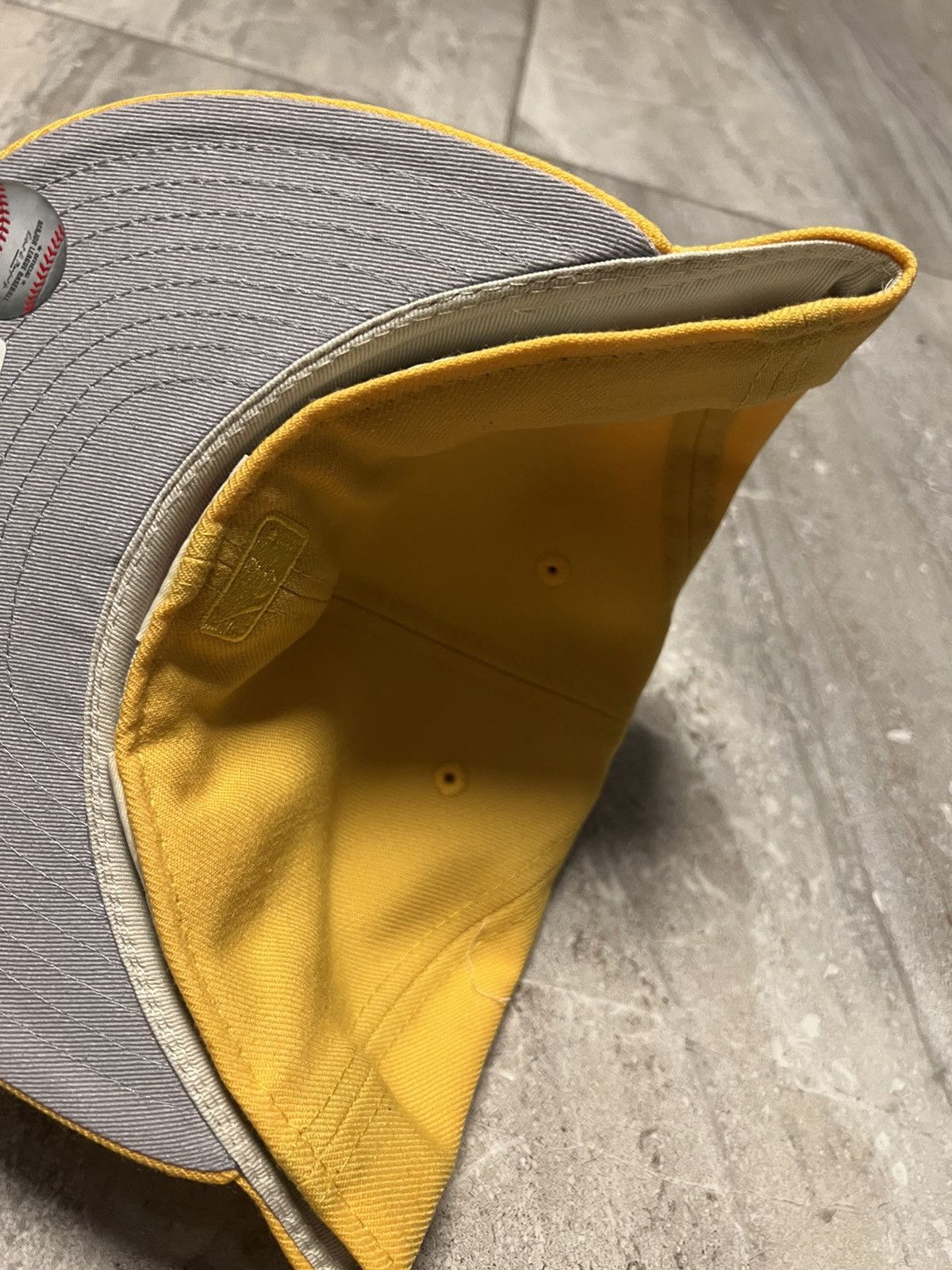 Fear of God × New Era Fear of God Essentials 59Fifty Fitted Hat Gold Size ONE SIZE - 6 Thumbnail