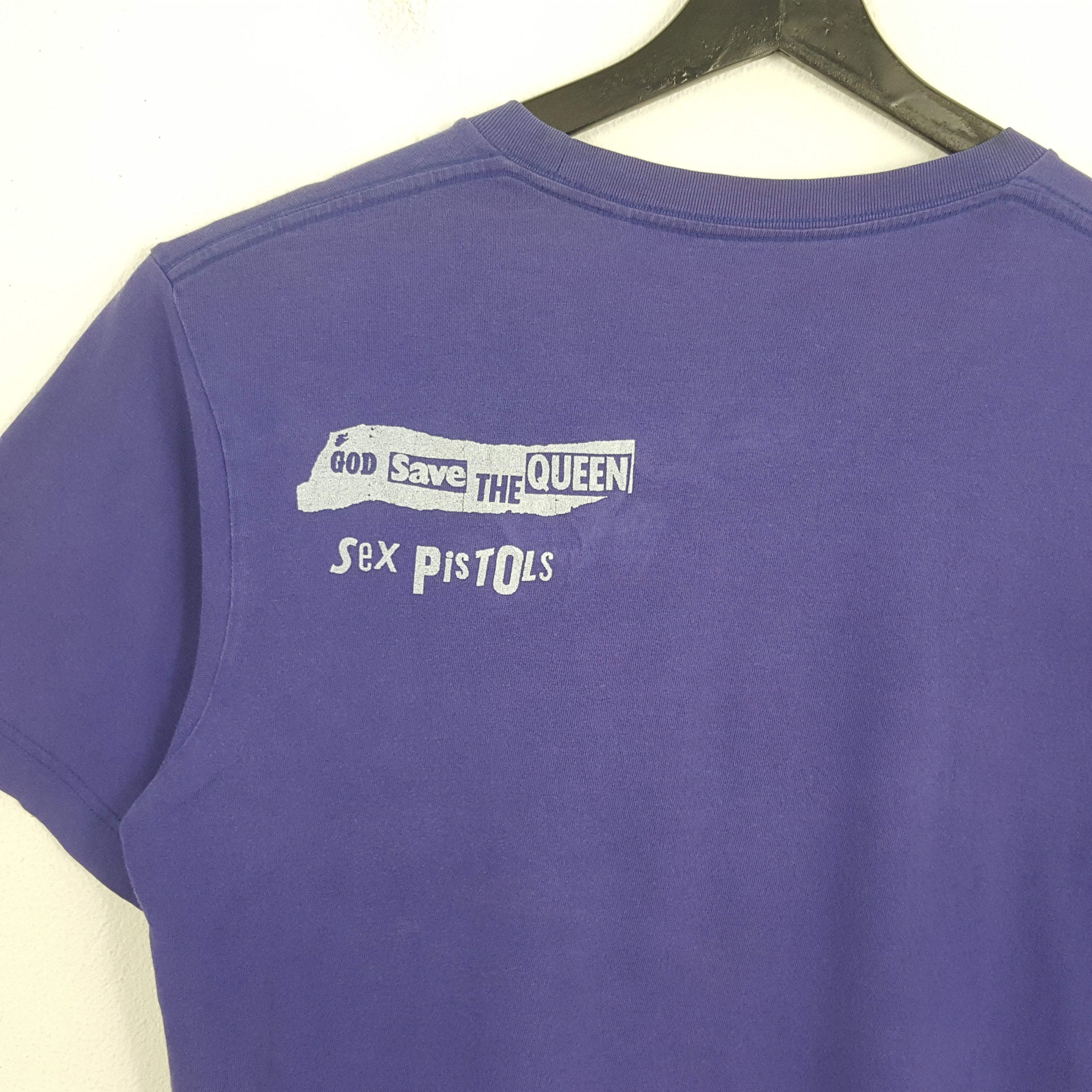 Japanese Brand × Uniqlo SEX PISTOLS British Punk Band God Save the Queen T-Shirt Size US L / EU 52-54 / 3 - 4 Thumbnail