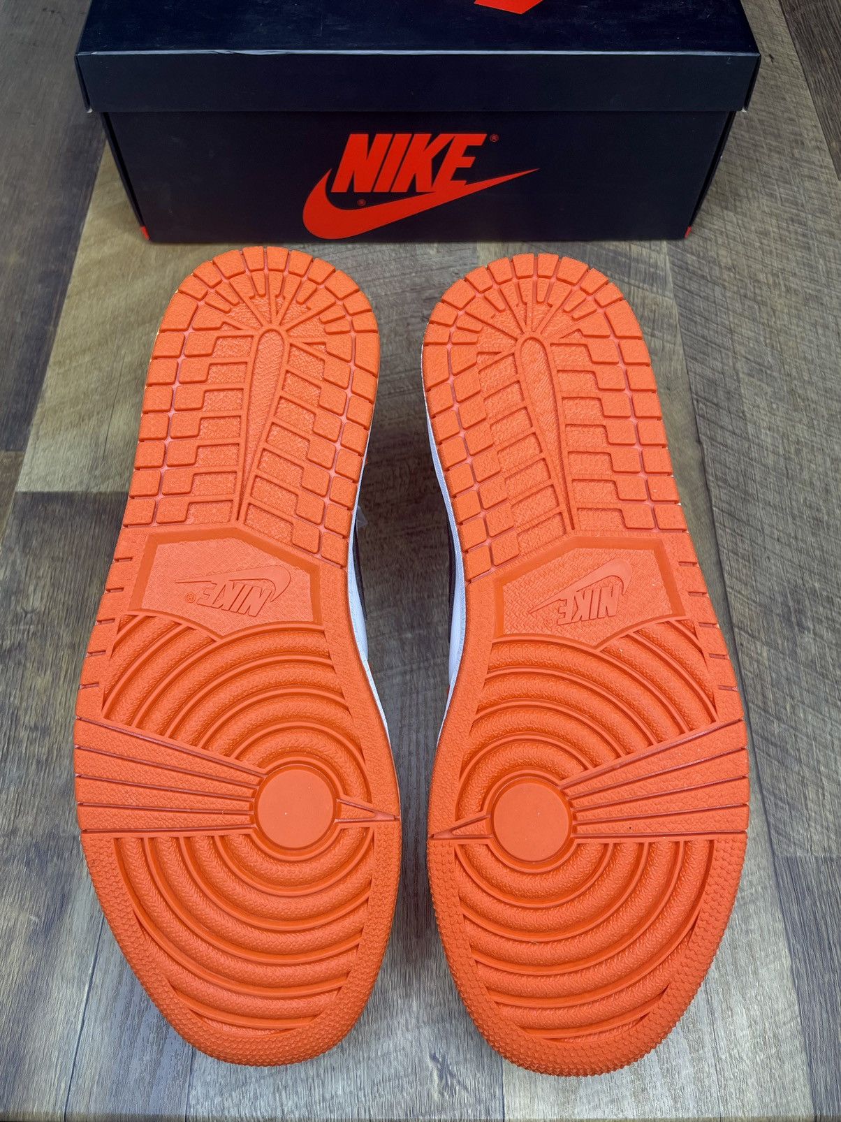 Jordan Brand × Nike Air Jordan 1 Low Retro Og Starfish Size US 9.5 / EU 42-43 - 3 Thumbnail