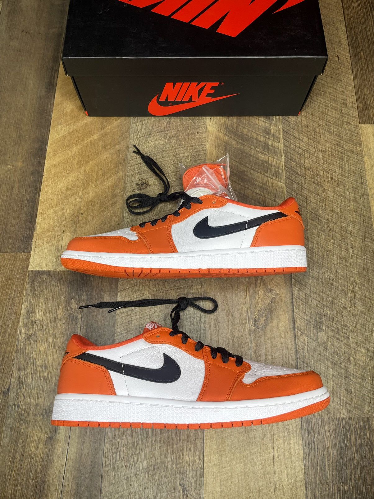Jordan Brand × Nike Air Jordan 1 Low Retro Og Starfish Size US 9.5 / EU 42-43 - 1 Thumbnail