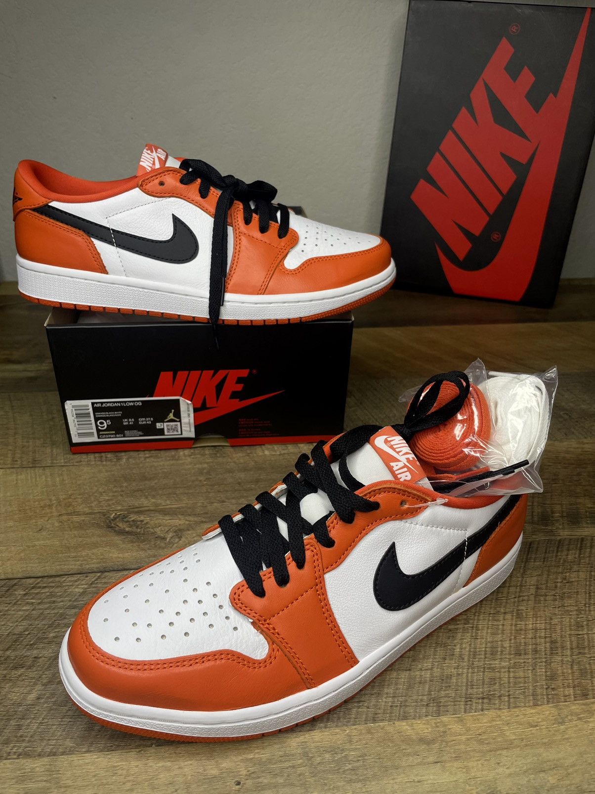 Jordan Brand × Nike Air Jordan 1 Low Retro Og Starfish Size US 9.5 / EU 42-43 - 5 Thumbnail