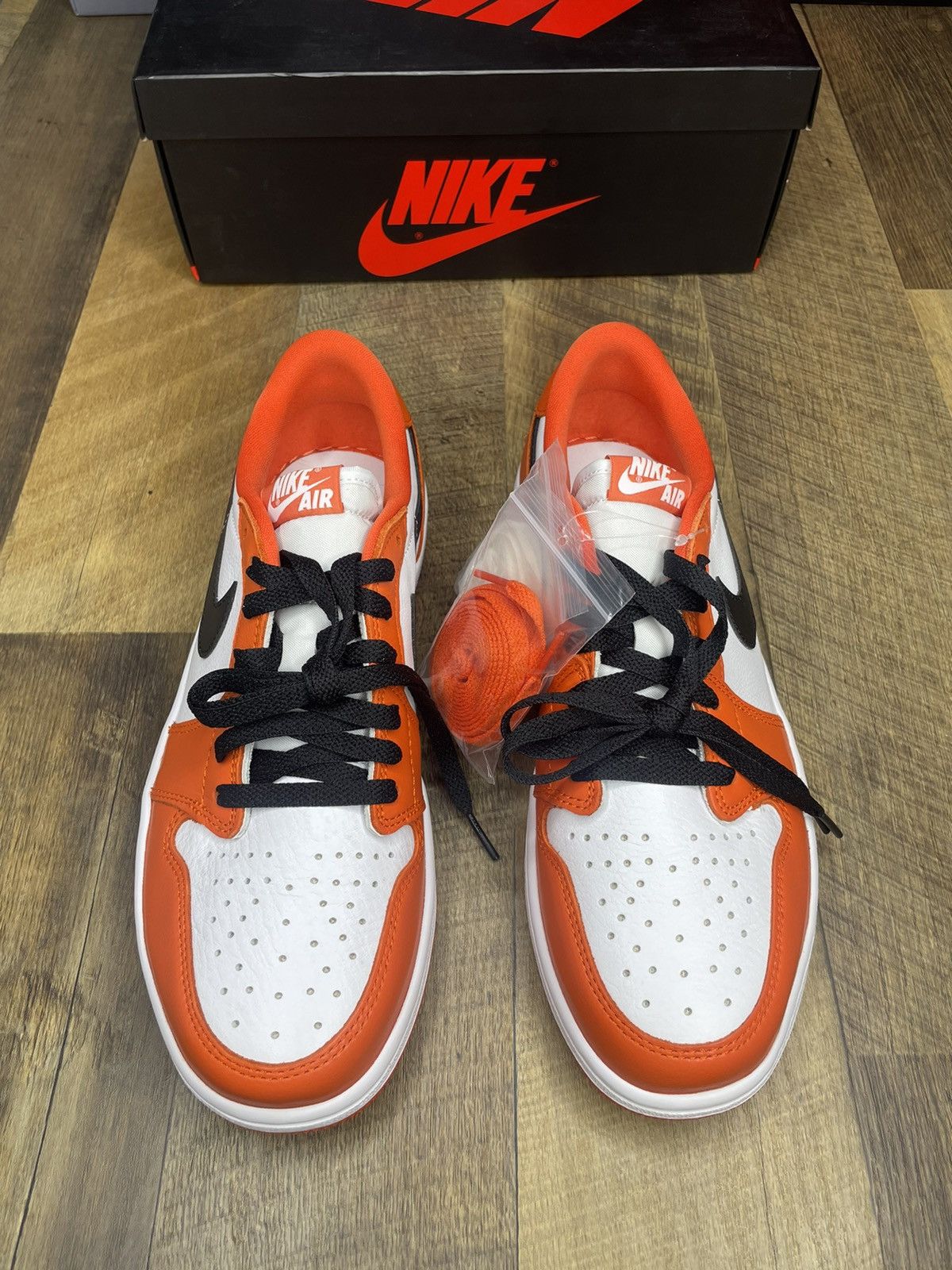 Jordan Brand × Nike Air Jordan 1 Low Retro Og Starfish Size US 9.5 / EU 42-43 - 2 Thumbnail