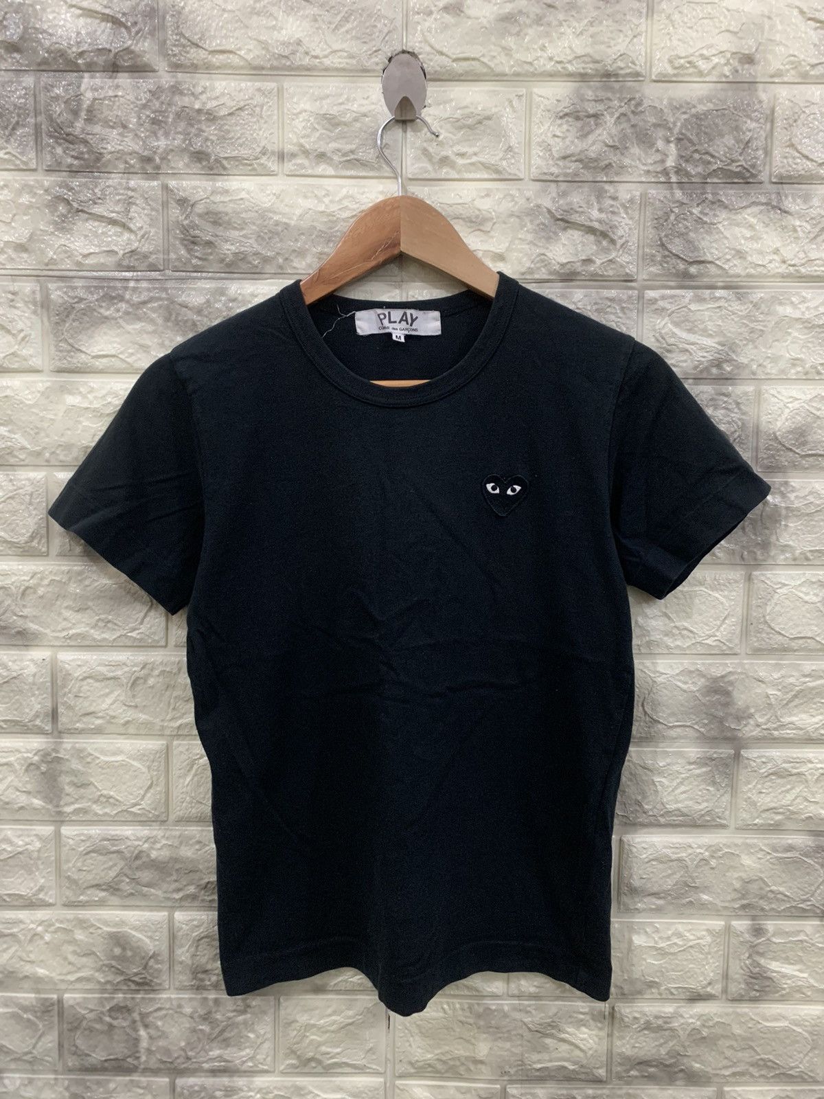Comme des Garcons PLAY PLAY Comme Des Garcons Black T Shirt Size M / US 6-8 / IT 42-44 - 1 Thumbnail