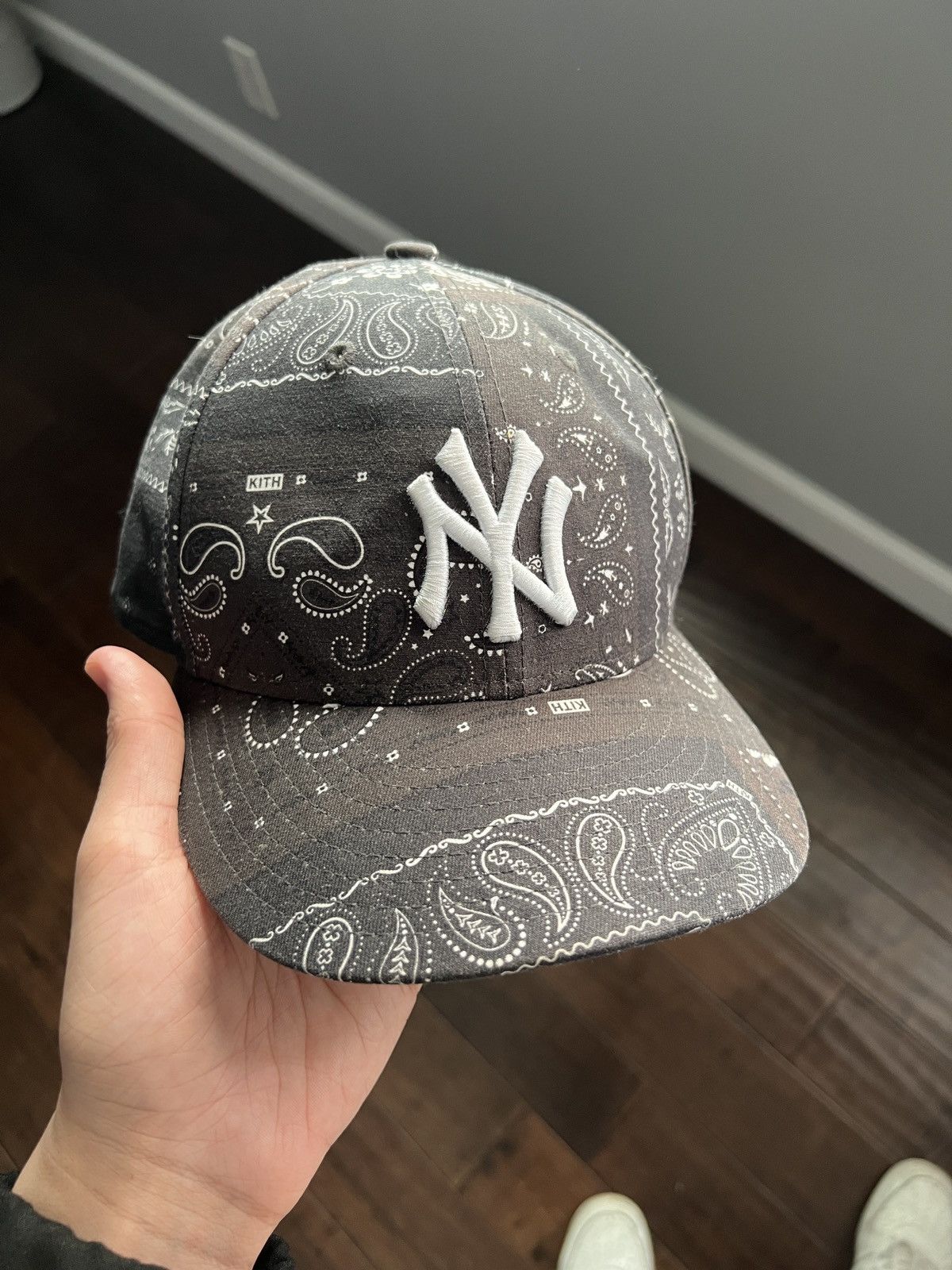 Kith Kith Yankees paisley fitted baseball hat | Grailed