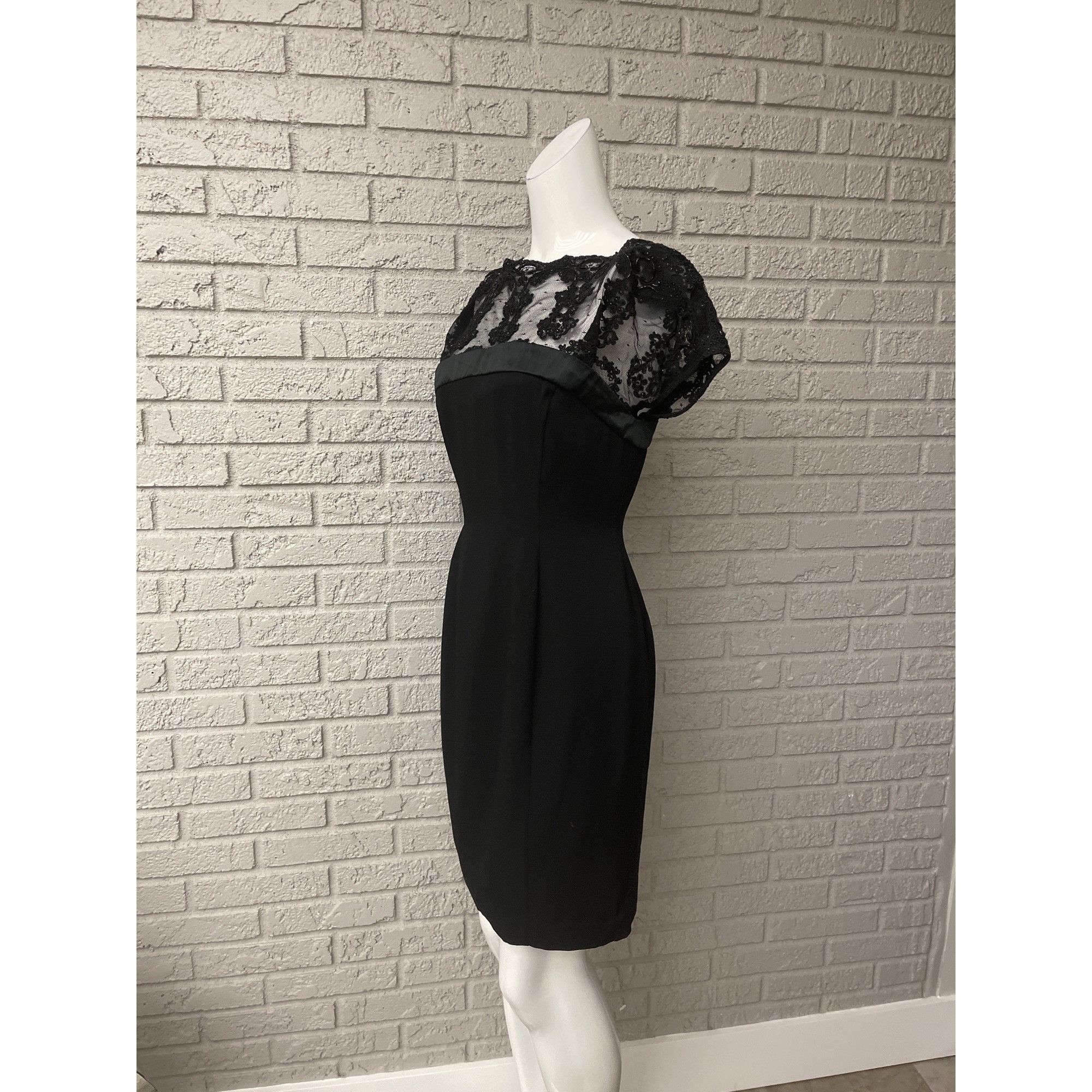 Carmen Marc Valvo Short Sleeve Black Beaded Sheath Dress 6