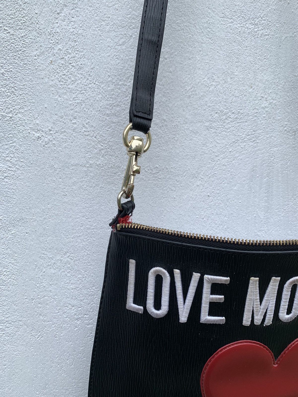 Moschino Vintage Moschino Love Leather Bag Big Heart Spell Out Logo Size ONE SIZE - 4 Thumbnail
