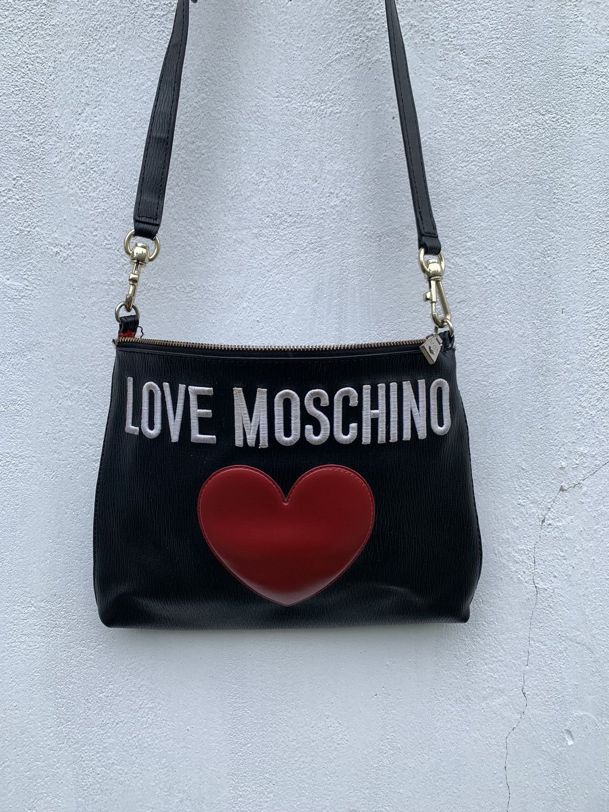 Moschino Vintage Moschino Love Leather Bag Big Heart Spell Out Logo Size ONE SIZE - 1 Thumbnail
