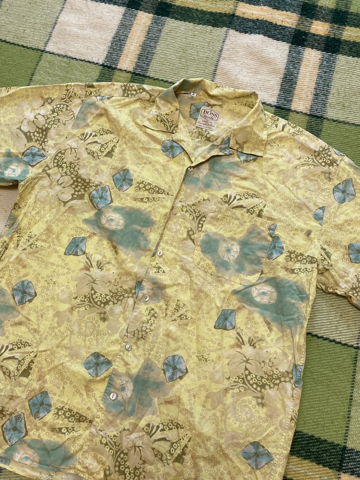 Hugo Boss Vintage 90s Hugo Boss shorts streetwear Hawaiian size XL Size US XL / EU 56 / 4 - 1 Thumbnail