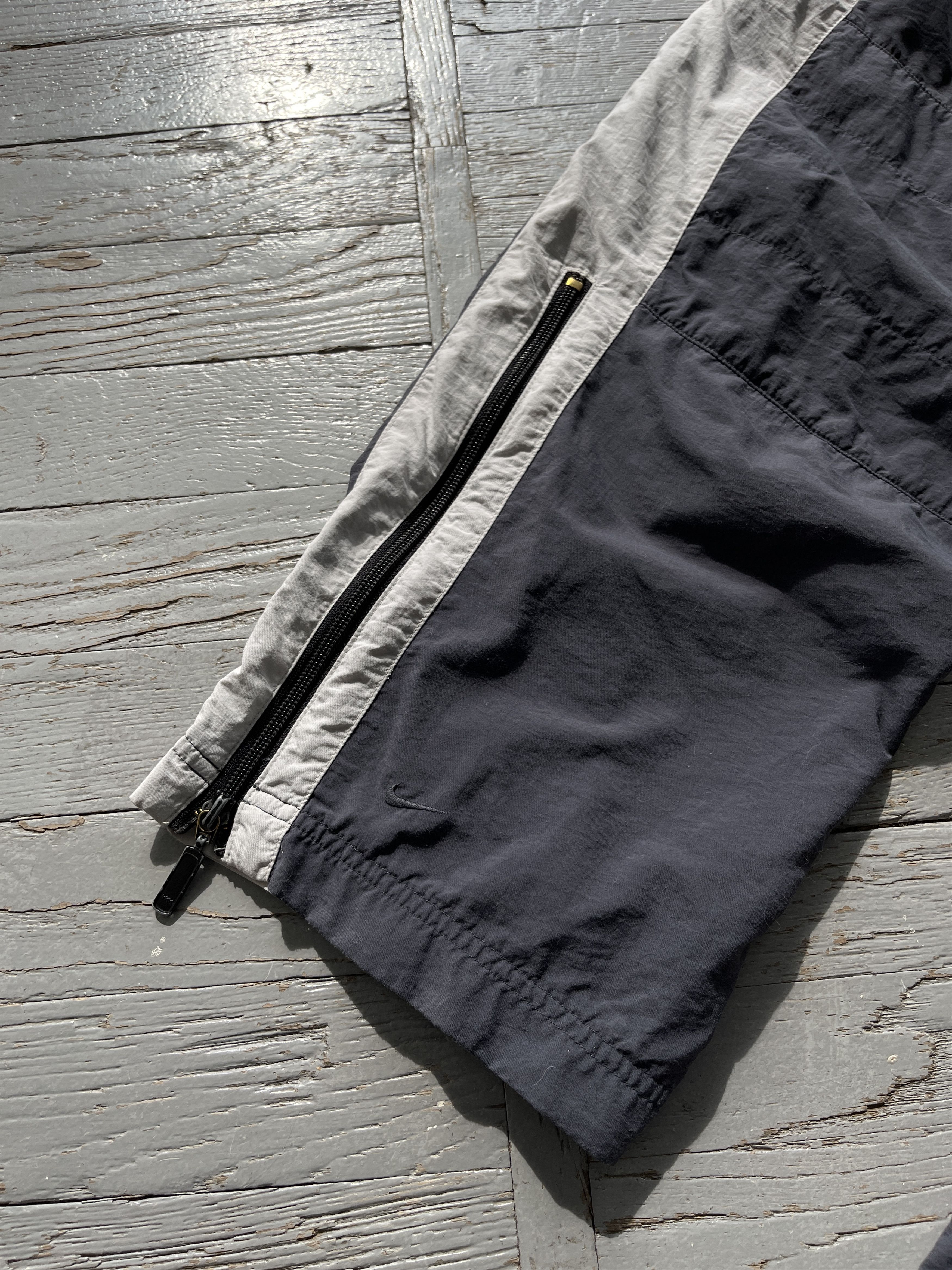 Nike × Vintage Vintage Nike Nylon Track Pants Size US 32 / EU 48 - 7 Thumbnail