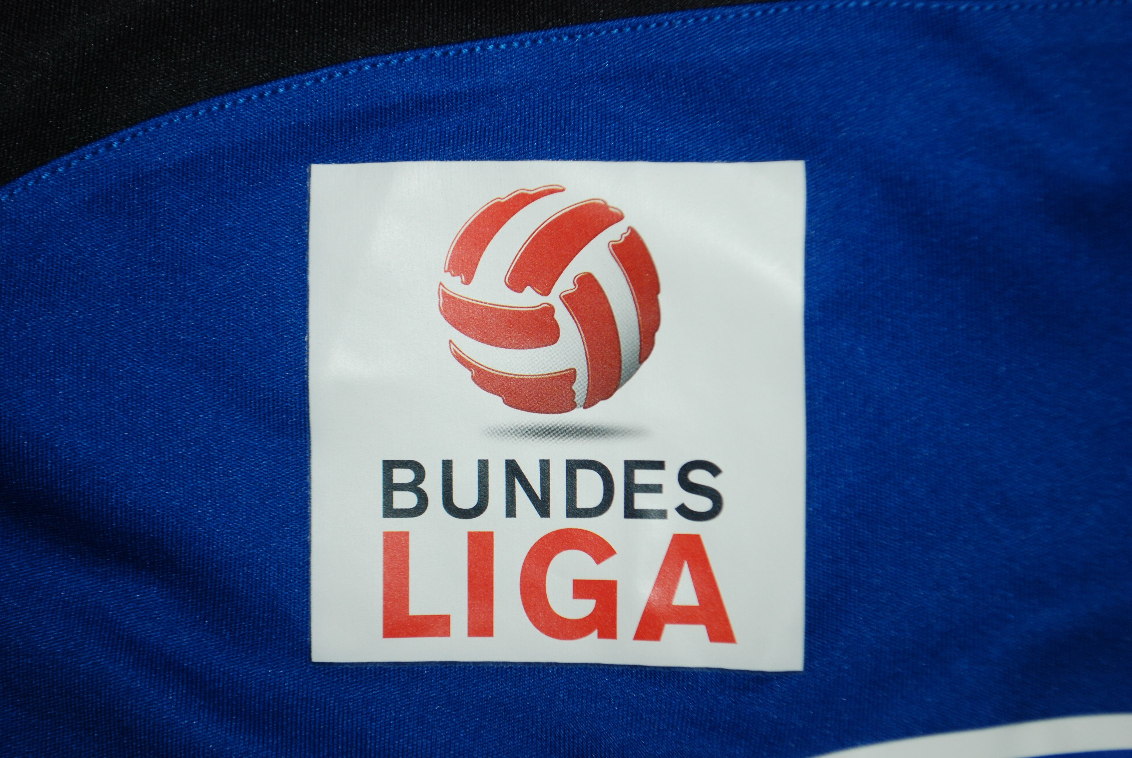UEFA SK STURM GRAZ 2010 2011 GK FOOTBALL SHIRT GOALKEEPER Size US S / EU 44-46 / 1 - 4 Thumbnail