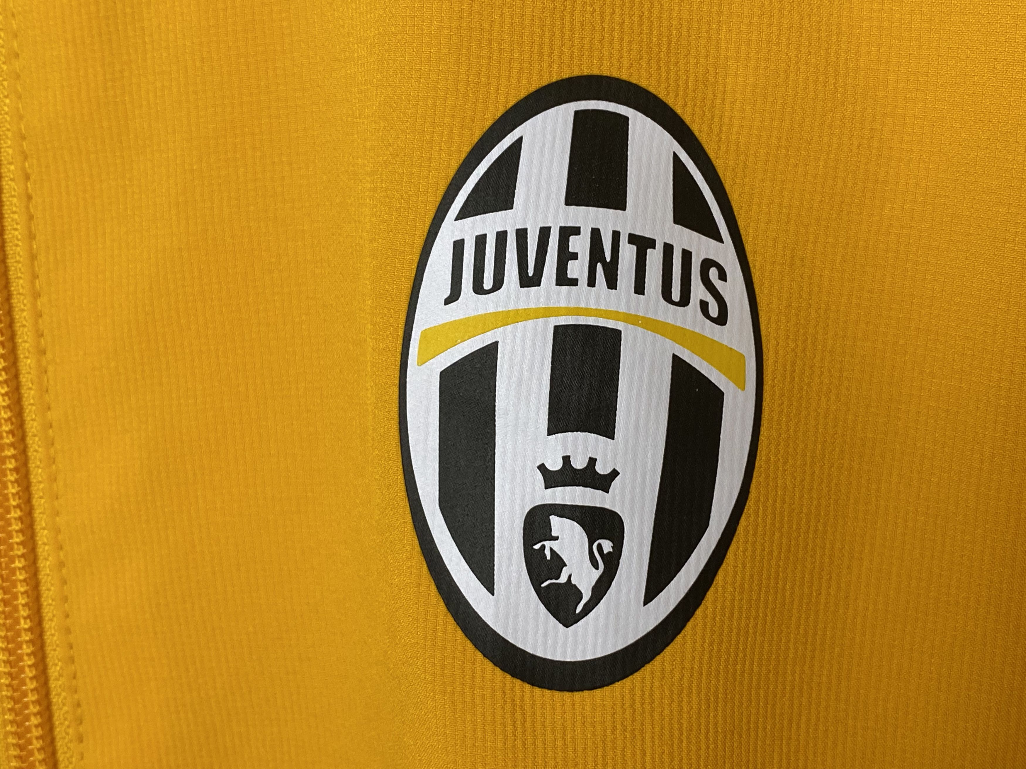 Adidas JUVENTUS 2016 2017 YELLOW JACKET FOOTBALL SOCCER Size US M / EU 48-50 / 2 - 3 Thumbnail
