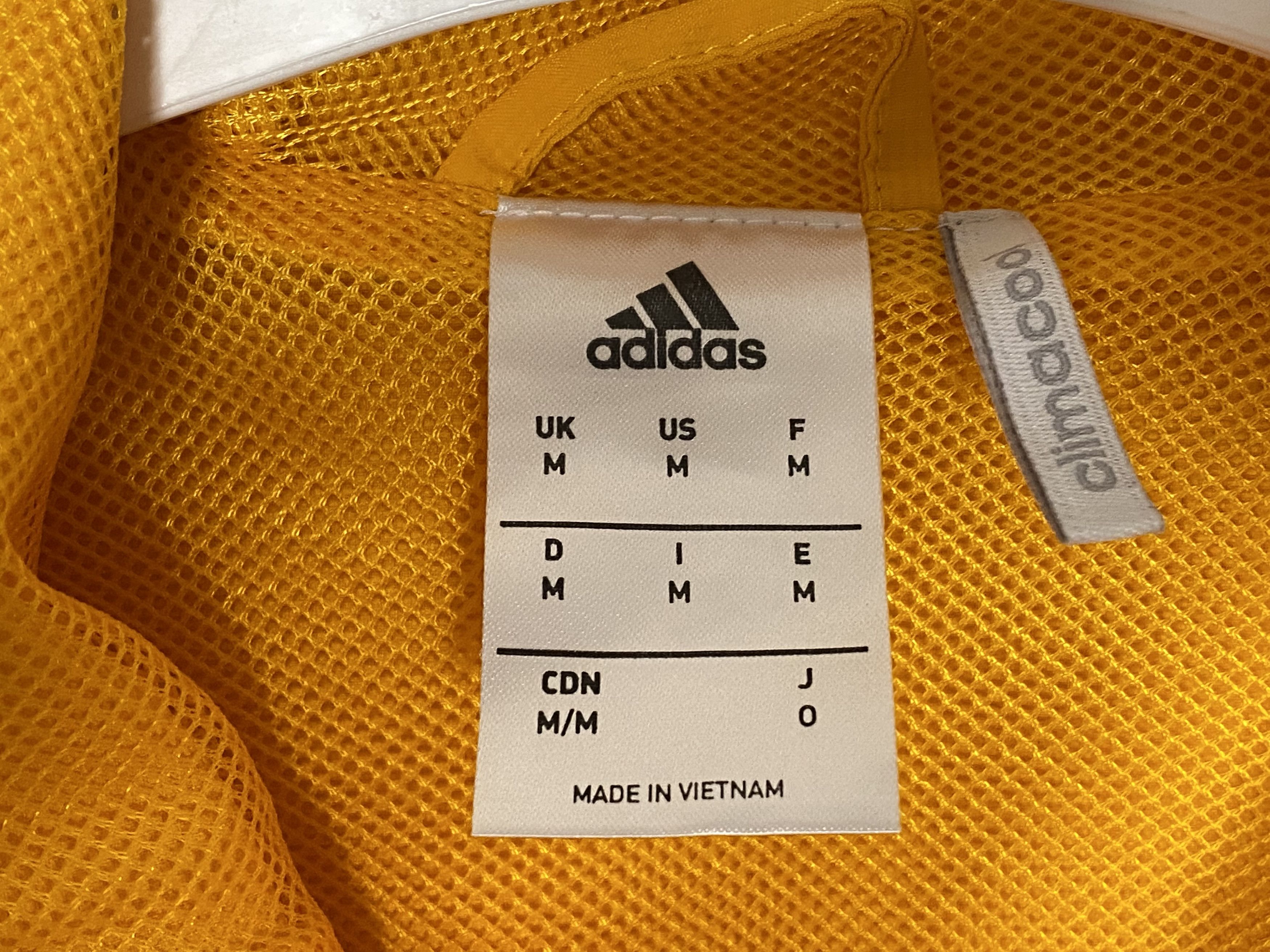 Adidas JUVENTUS 2016 2017 YELLOW JACKET FOOTBALL SOCCER Size US M / EU 48-50 / 2 - 5 Thumbnail