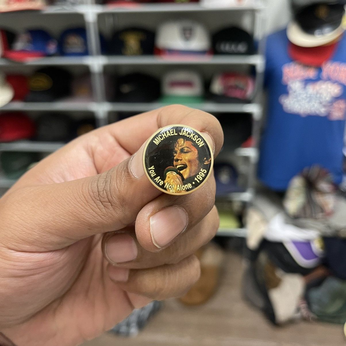 Michael Jackson ❗️NEED SOLD ASAP❗️vintage pins micheal jackson 1995 Size ONE SIZE - 2 Thumbnail